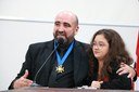 Adriano Nunes recebe Medalha do Brasão do município