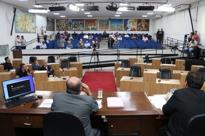Câmara faz audiência para debater reajuste de salário