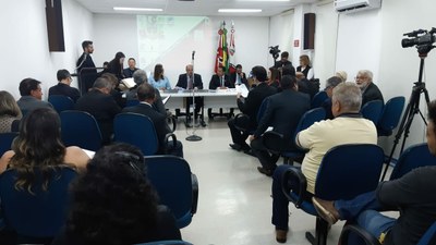 Vereadores aprovam contas de 2016 do ex-prefeito Valdomiro Lopes