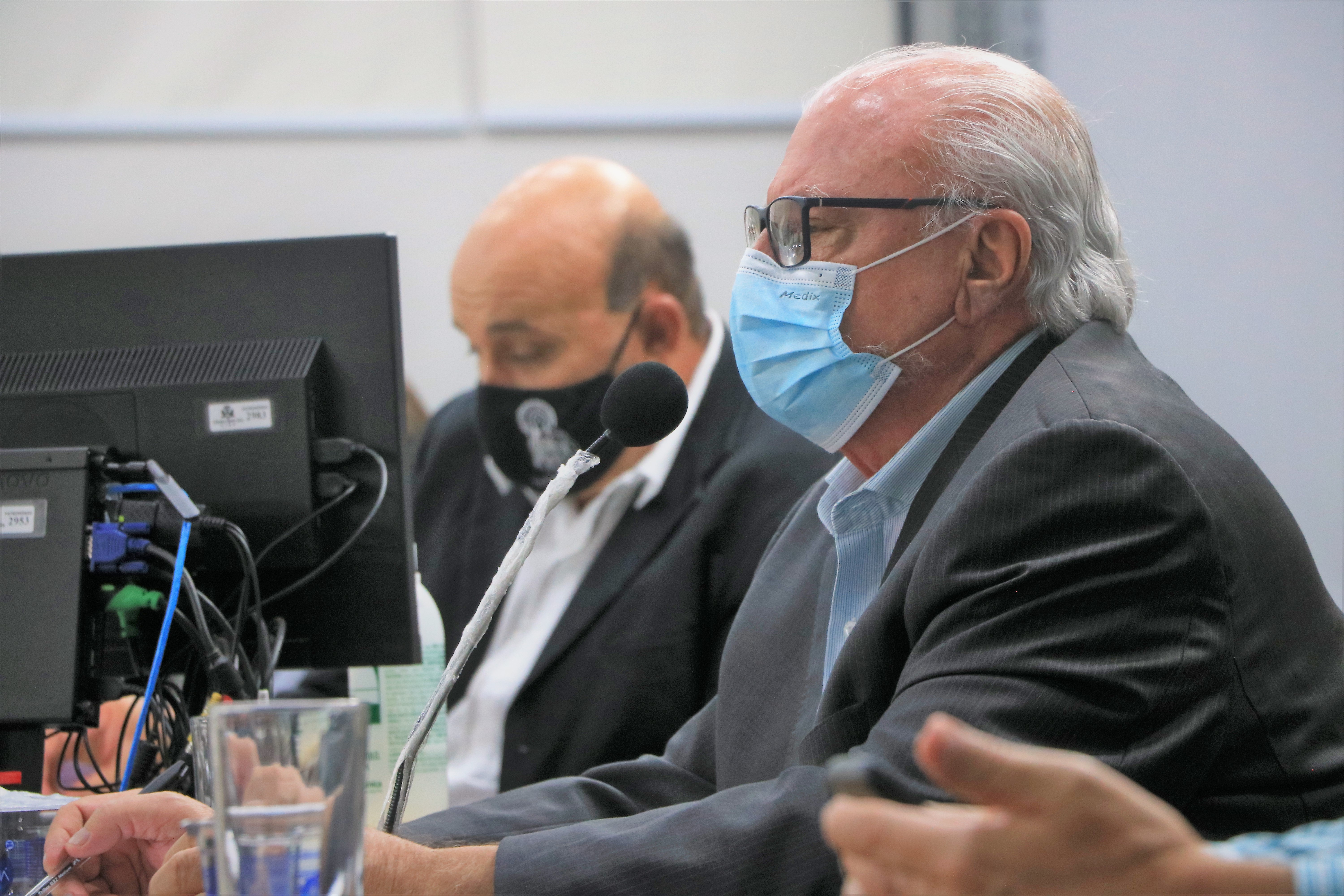 Secretário de Saúde respondeu às dúvidas dos vereadores