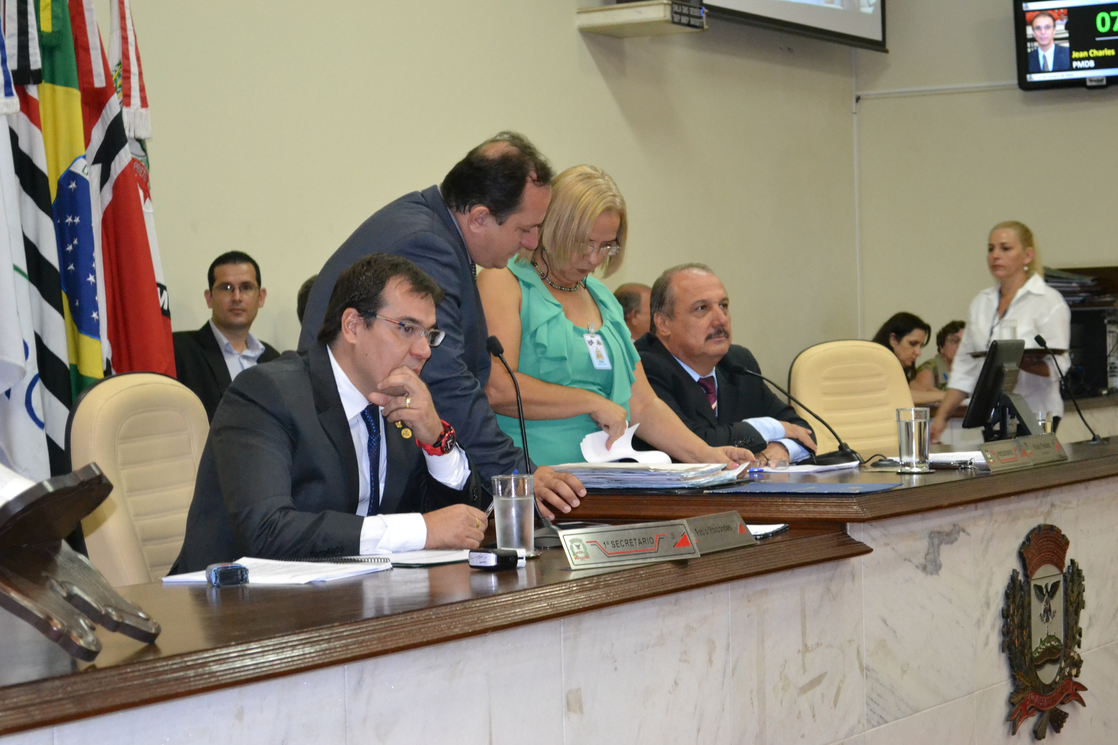 Vereadores analisam também dois vetos do Executivo