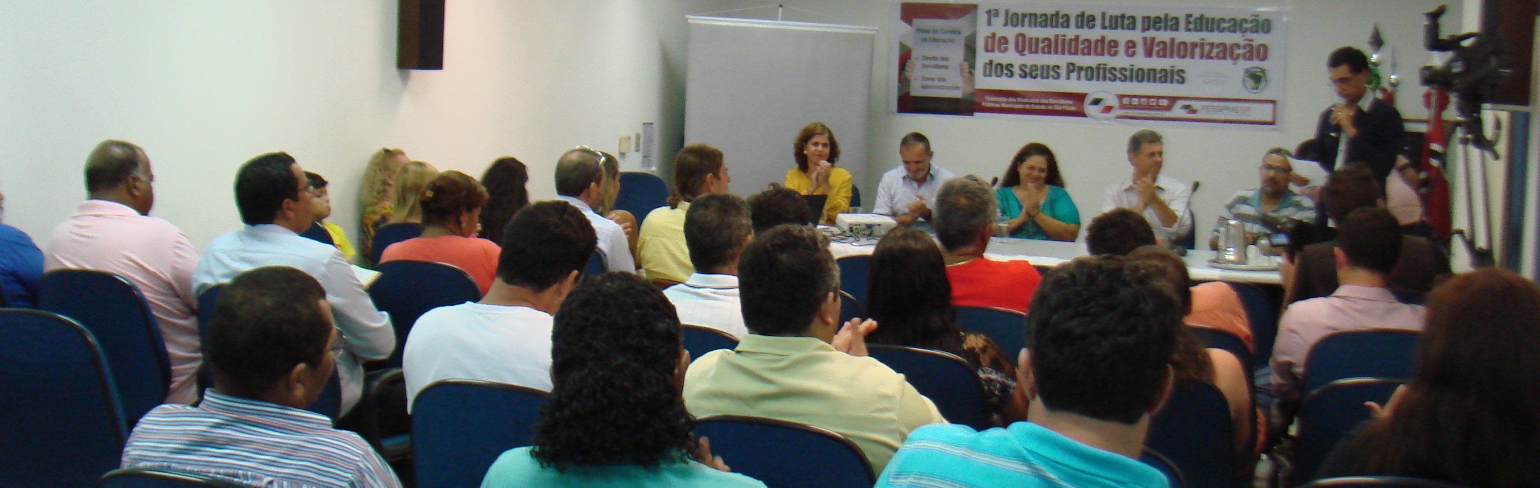 Lançamento aconteceu no auditório do Legislativo