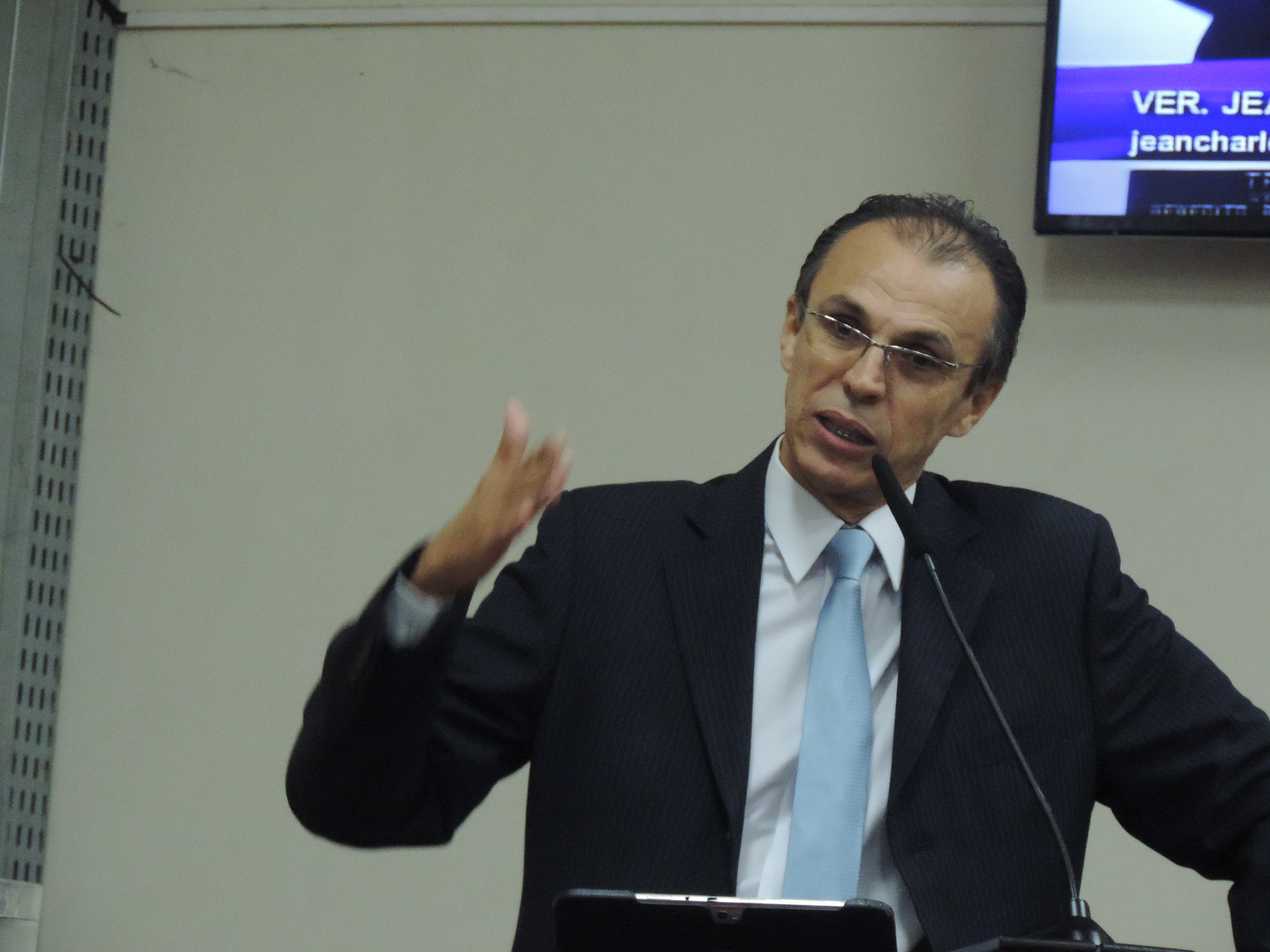 Projeto de Jean que proíbe som em posto é aprovado em primeira discussão