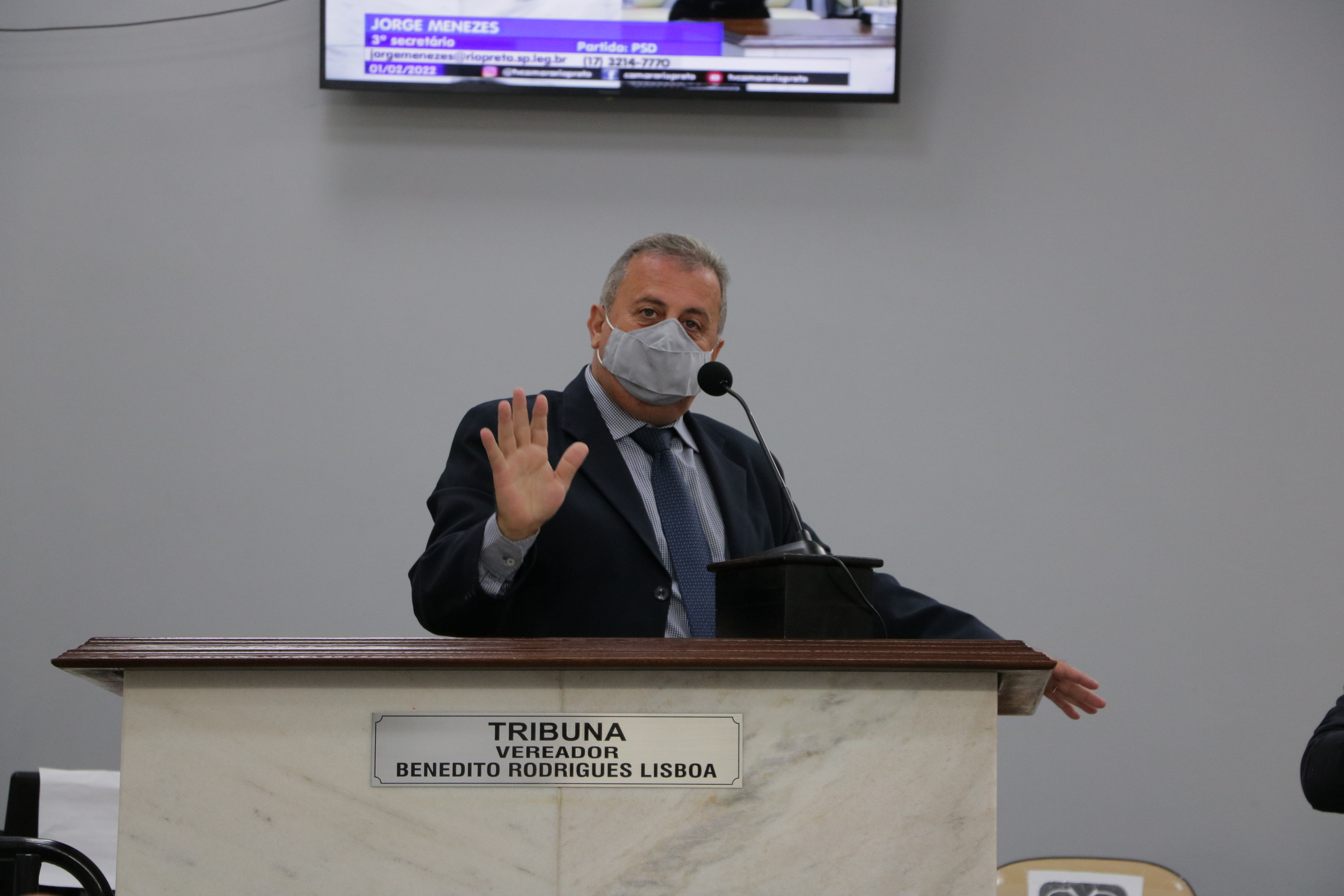 Menezes quer barrar inclusão de áreas no perímetro urbano por quatro anos