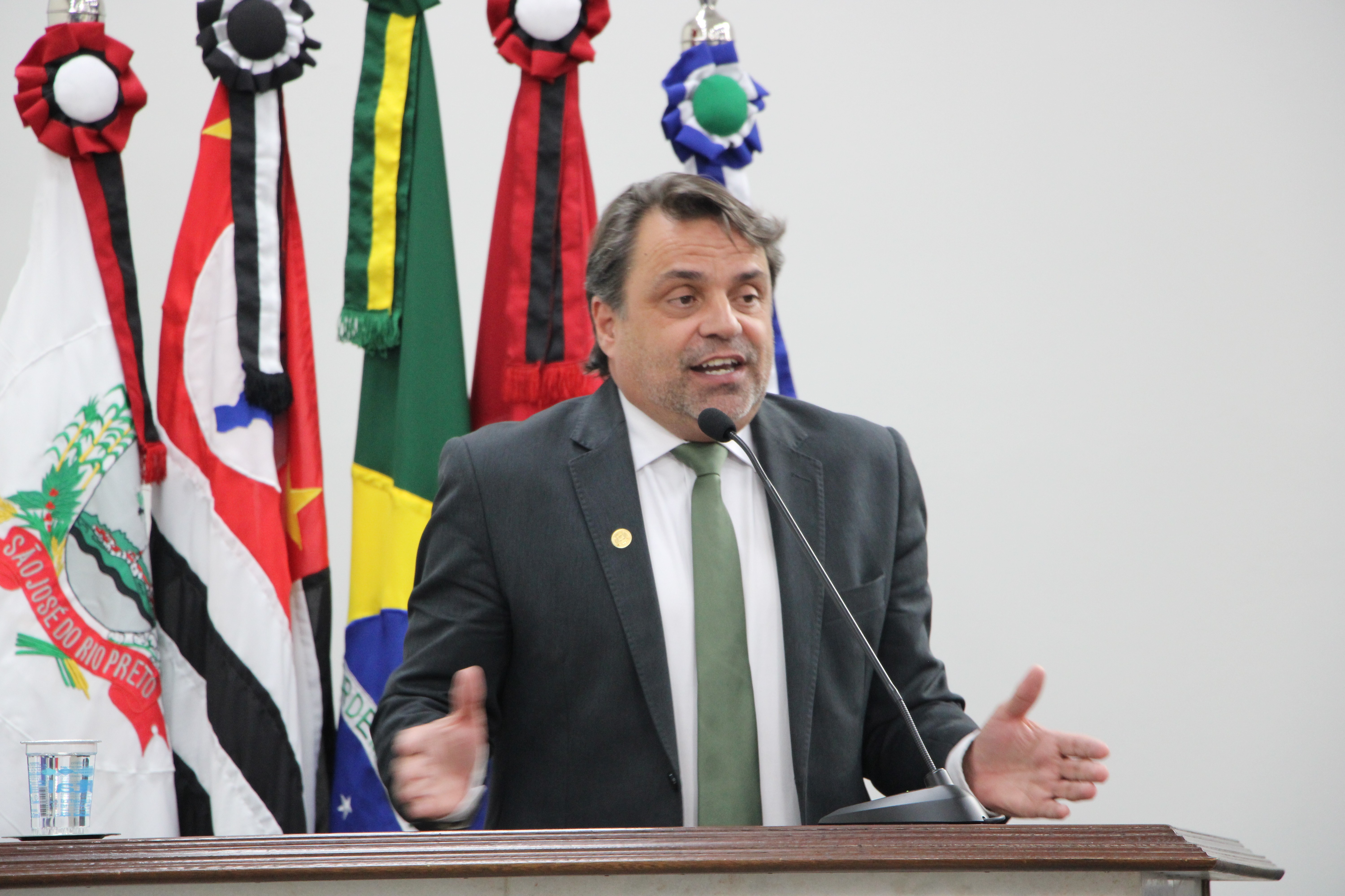 Vereadores analisam em sessão extra retorno do recesso de julho e programa Rio Preto sem Dengue