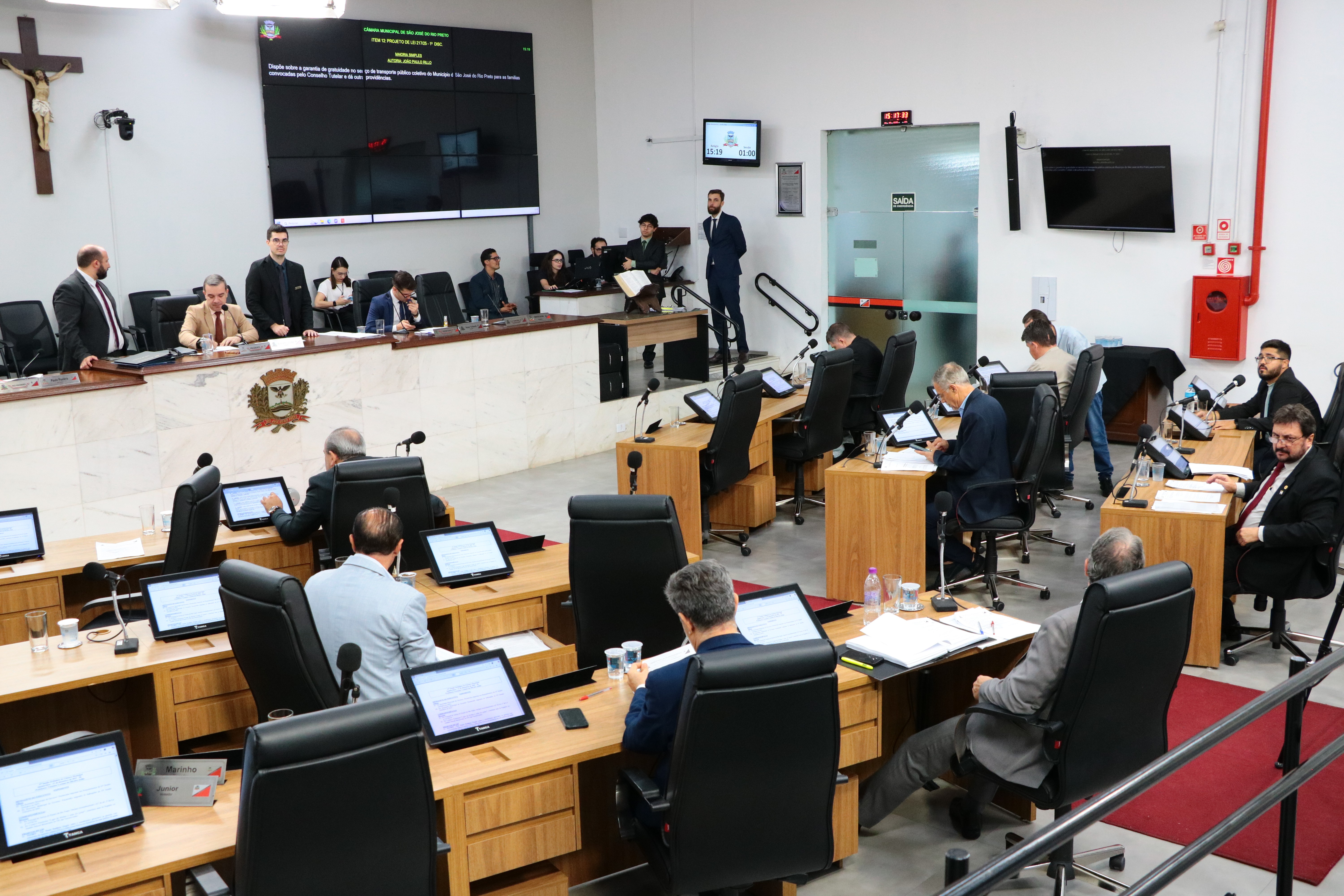 Vereadores analisam 10 itens na primeira sessão de 2026