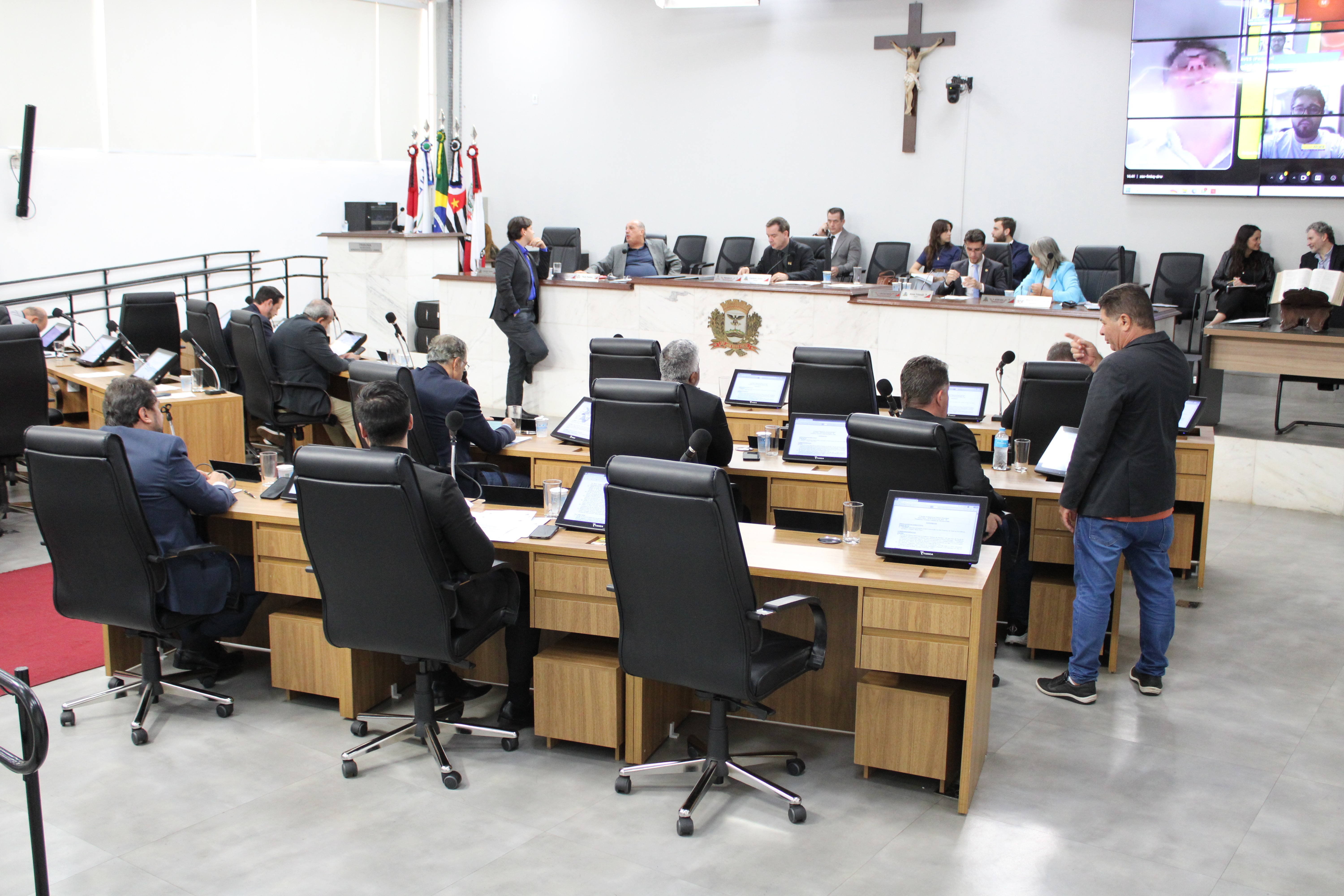 Câmara aprova sete projetos e rejeita veto durante 2ª sessão de 2026