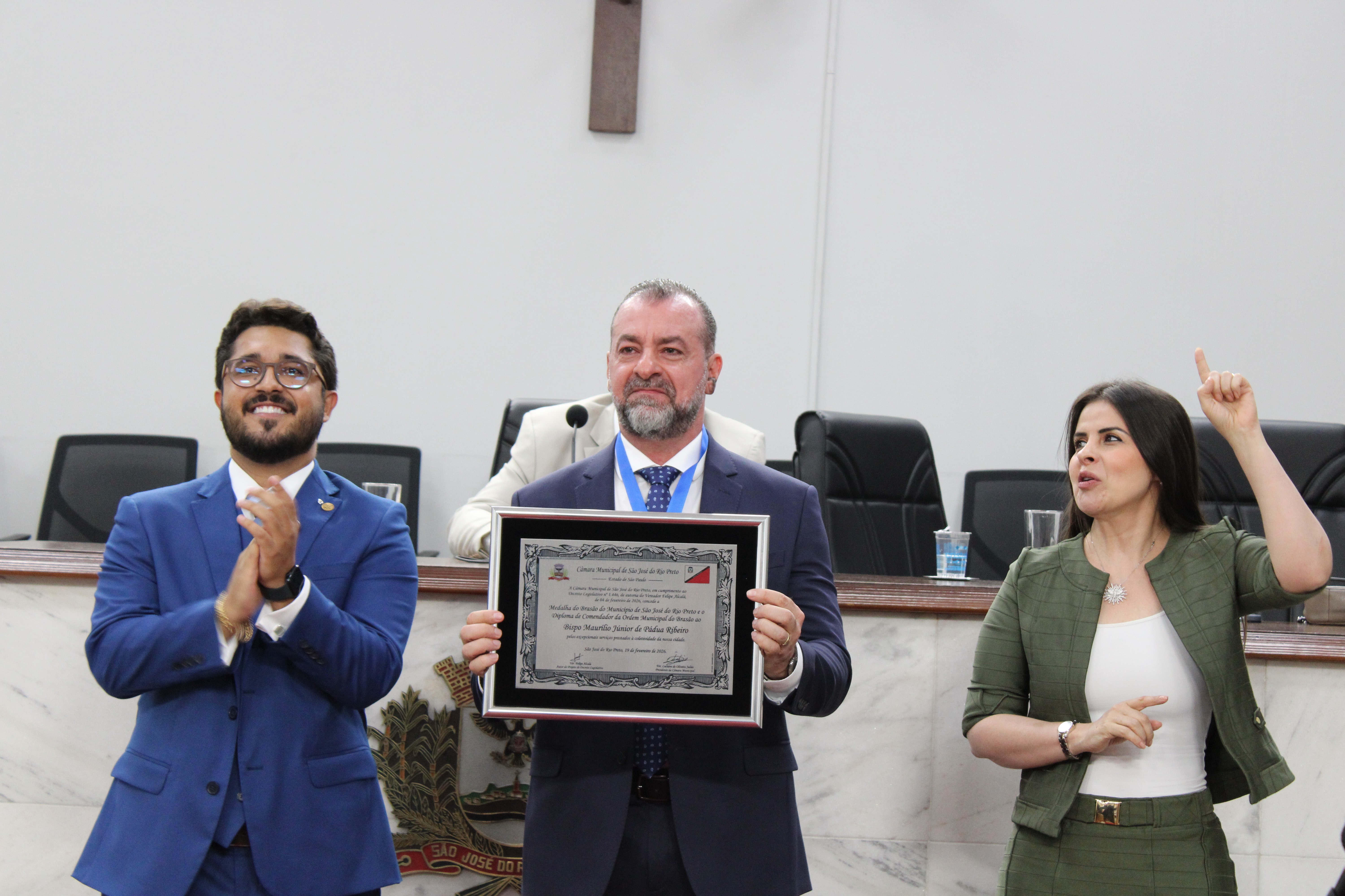 Pastor Maurílio Ribeiro recebe título de comendador da Ordem do Brasão