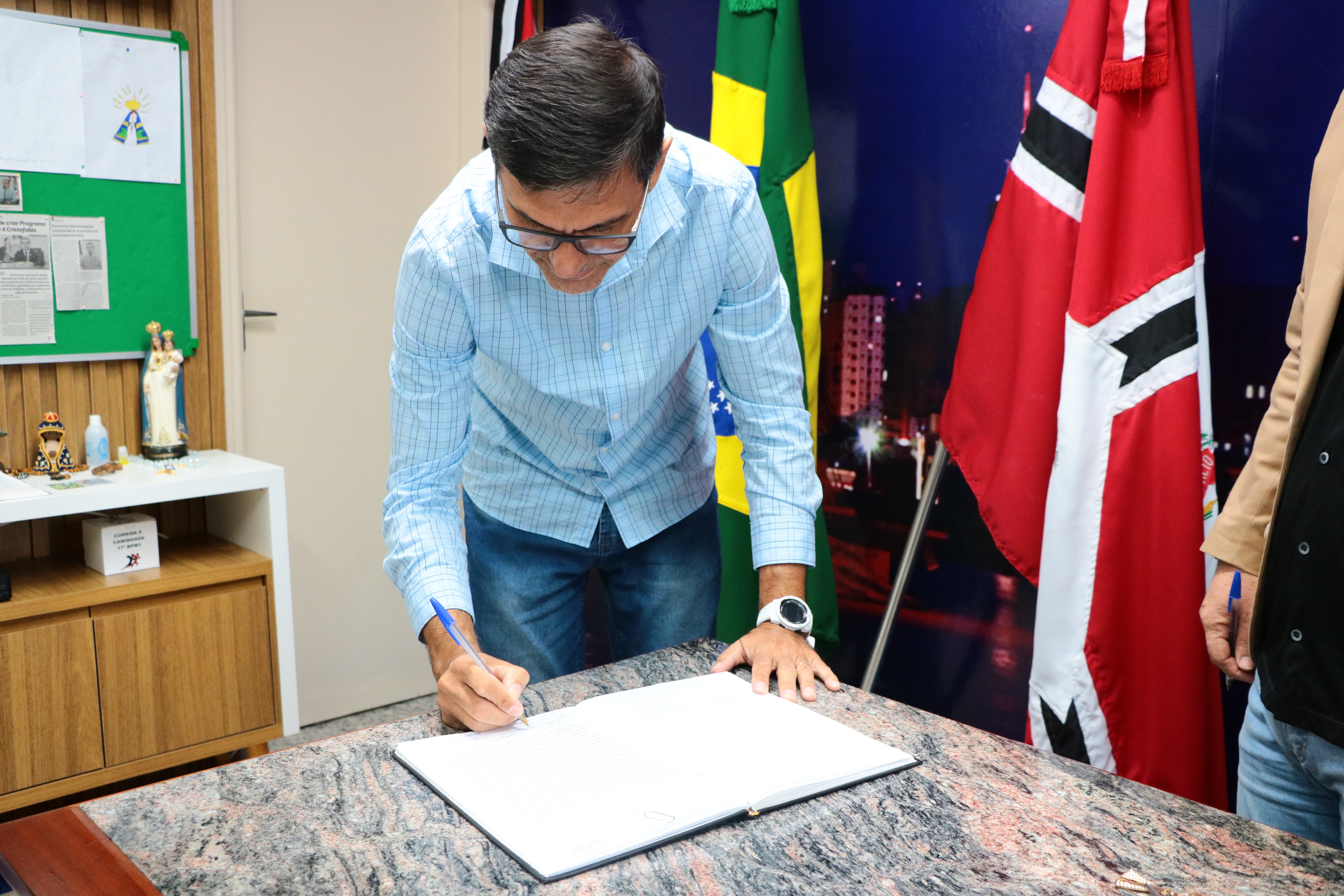 Vereador Marcelo Renato reassume cadeira na Câmara