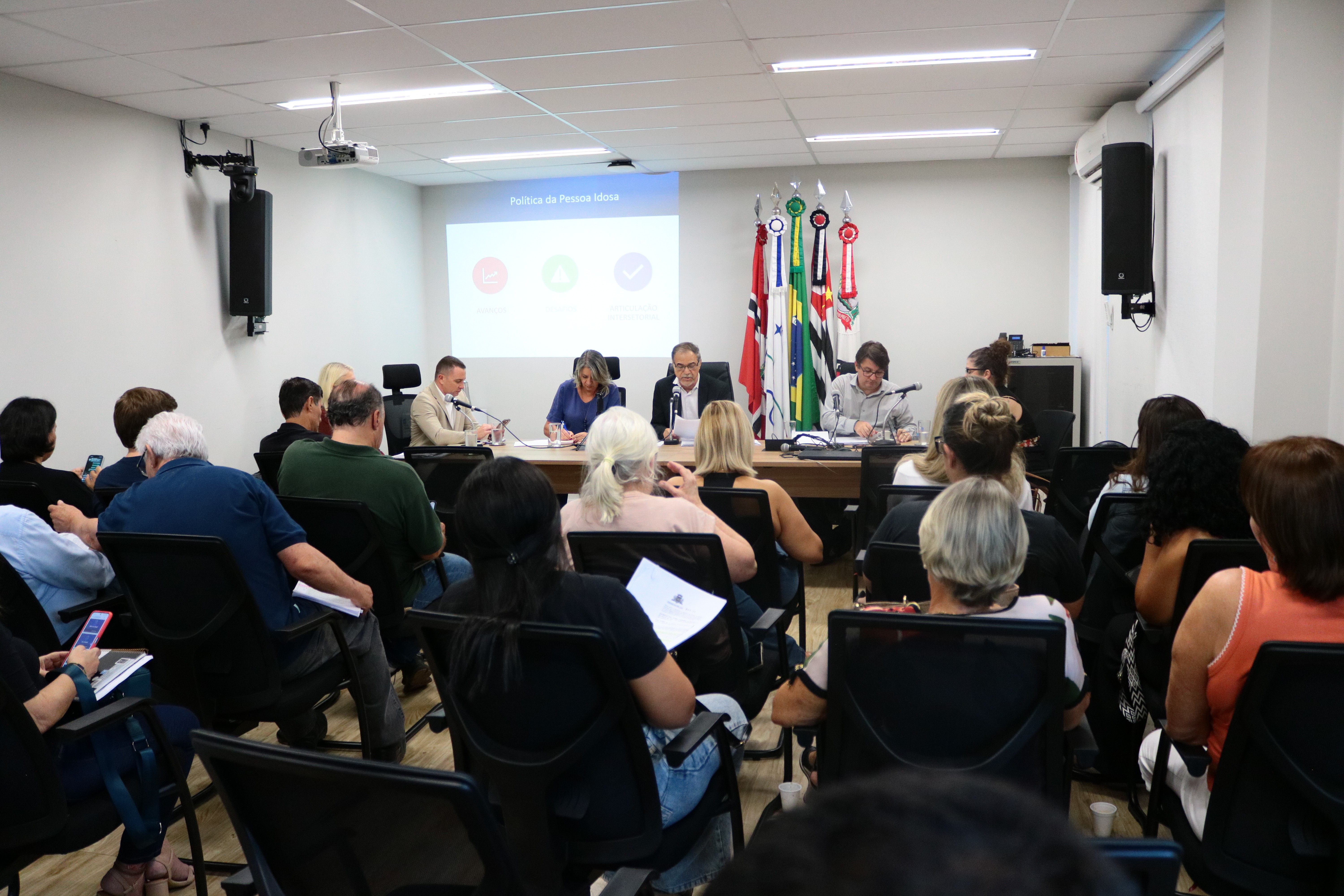 Comissão do Idoso discute proposta de colaboração entre secretarias