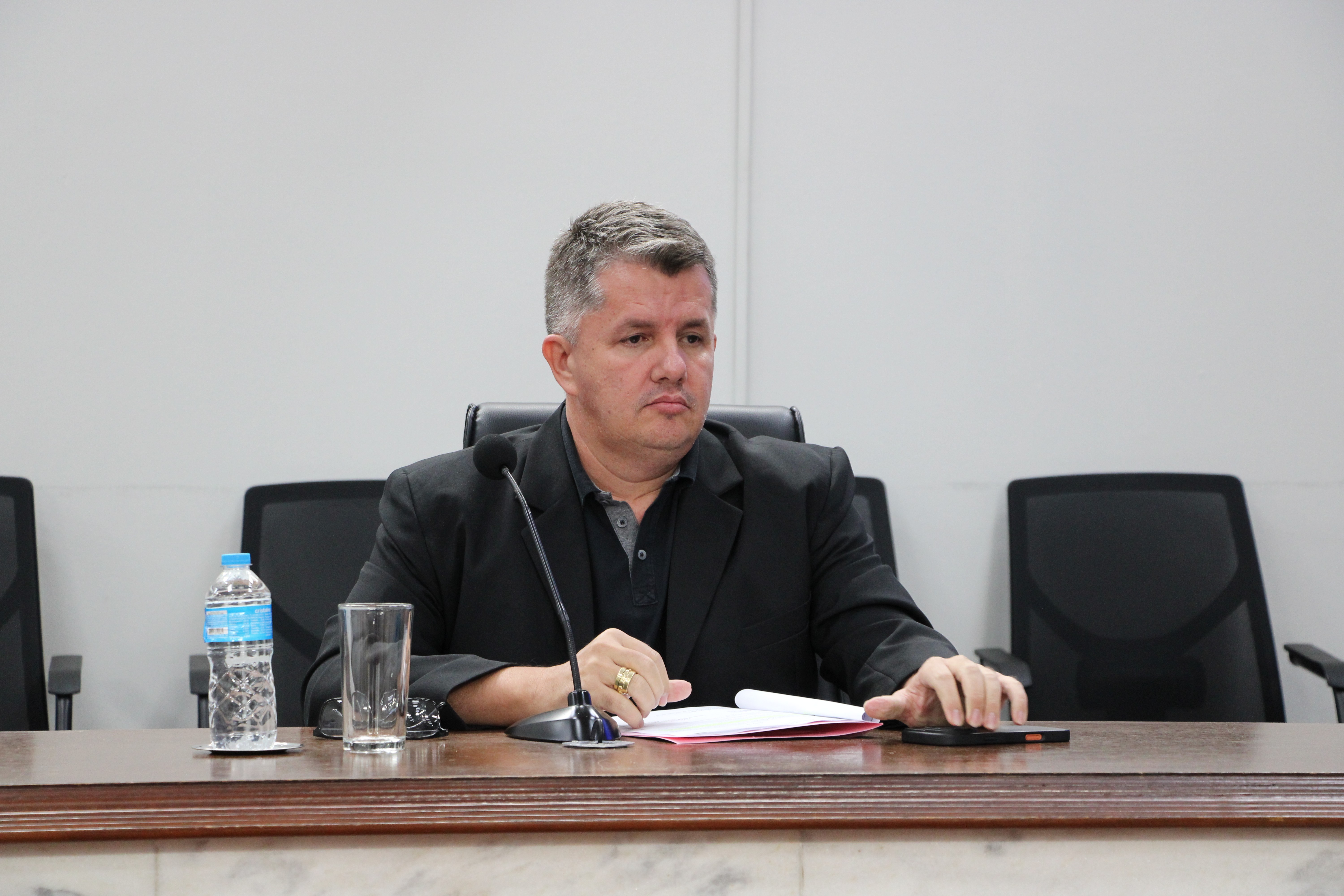 Secretária de Educação explica contrato de R$ 15 mi para material didático