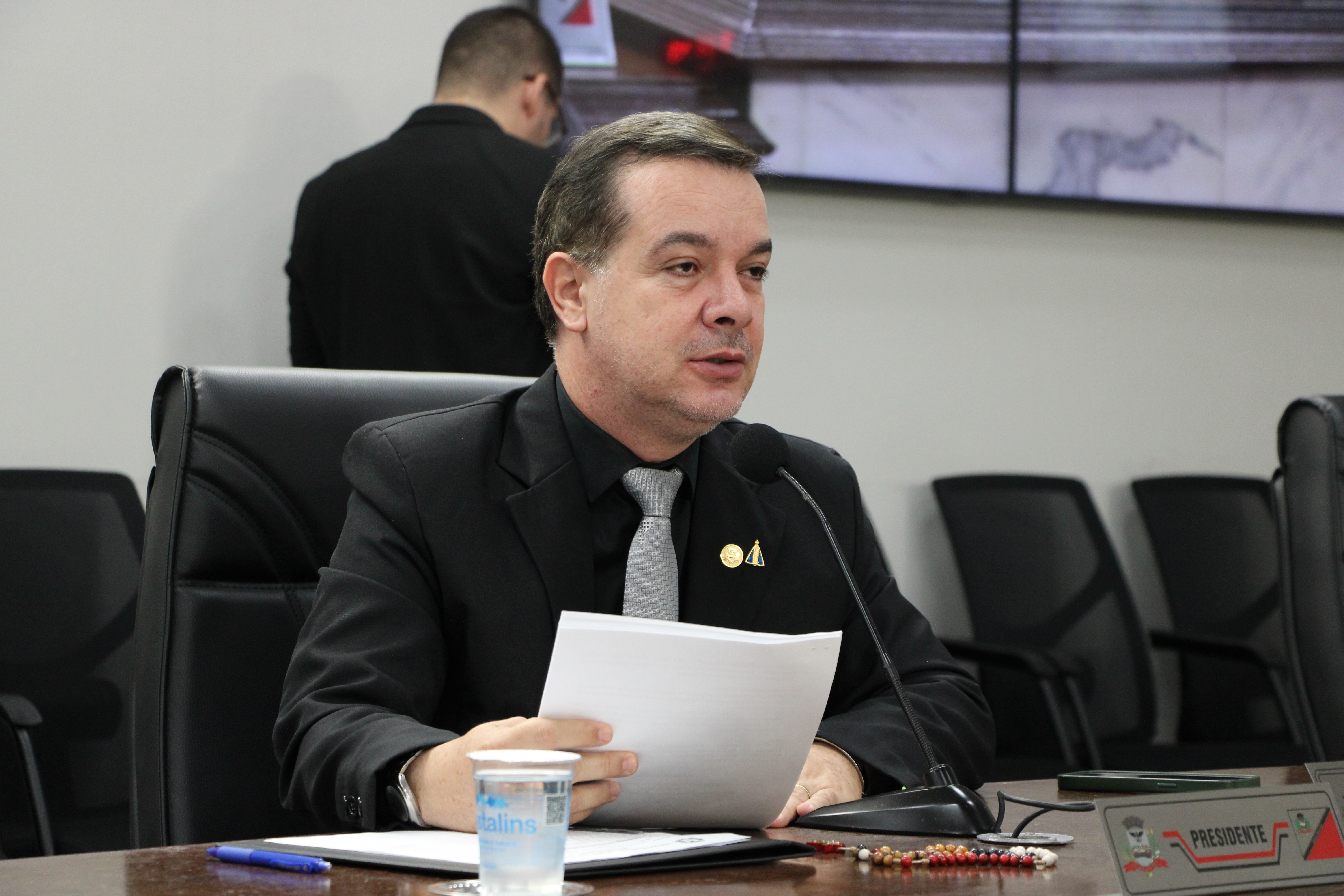 Vereadores aprovam Bônus Educador Presente e outros oito projetos