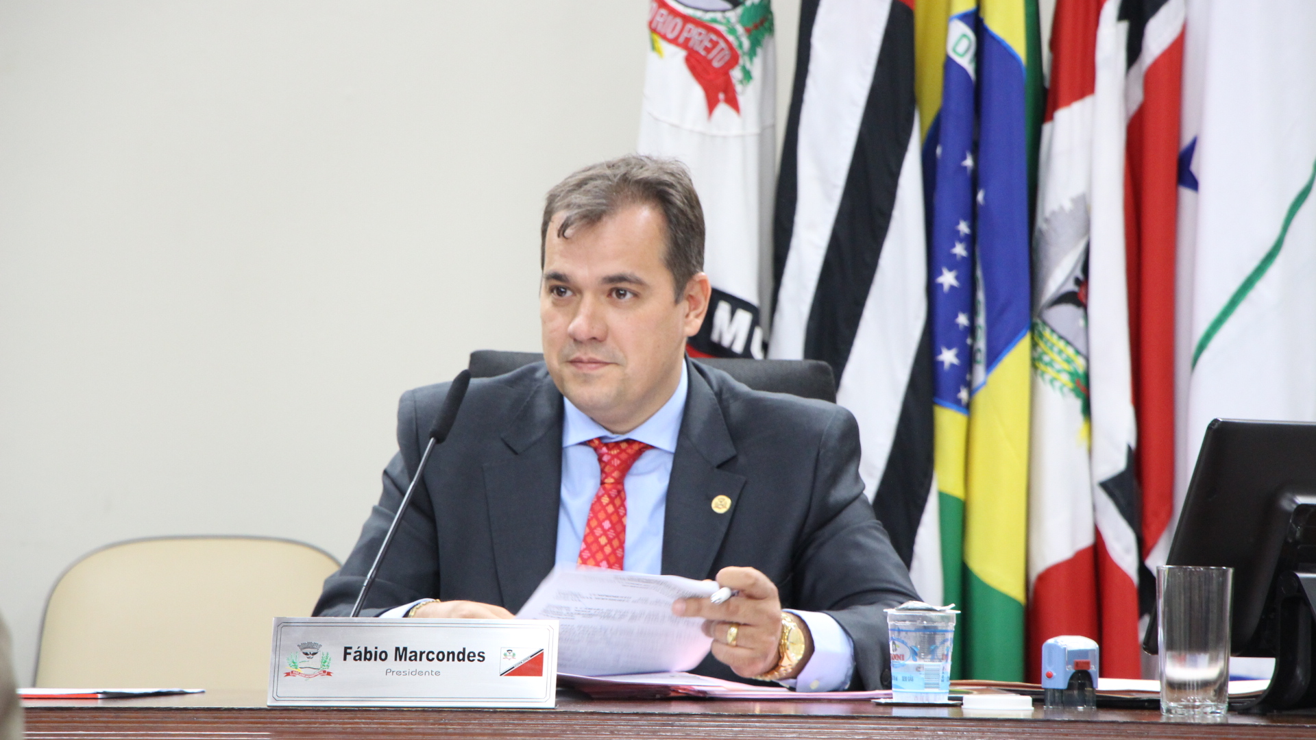 Projetos do Executivo foram analisados em sessões extraordinárias