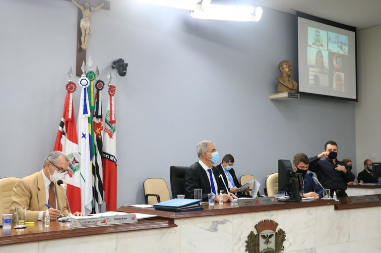 Somente a mesa diretora estará presente no Plenário
