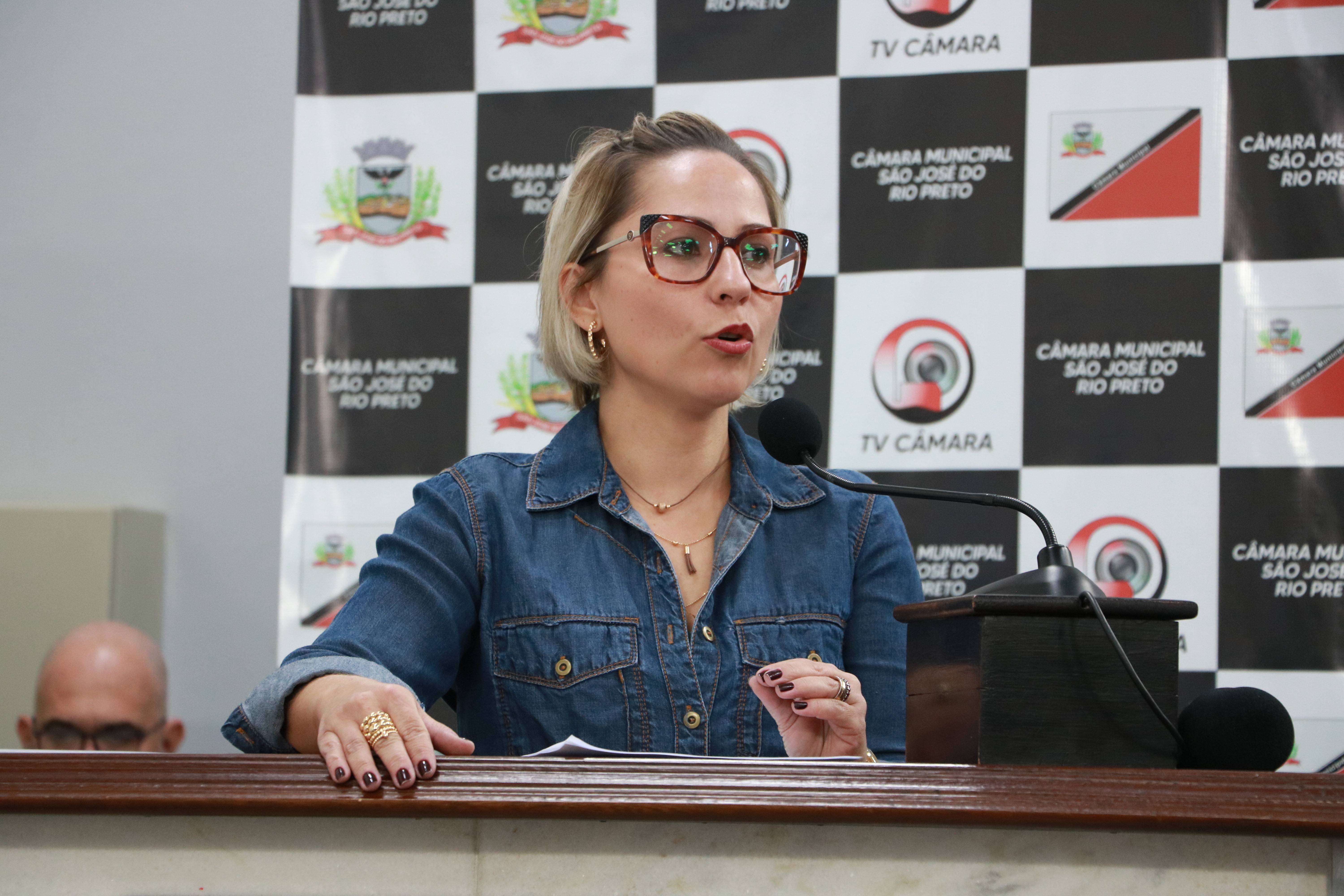 Carolina Azevedo usou a Tribuna para falar sobre falta de atenção da Educação com alunos autistas