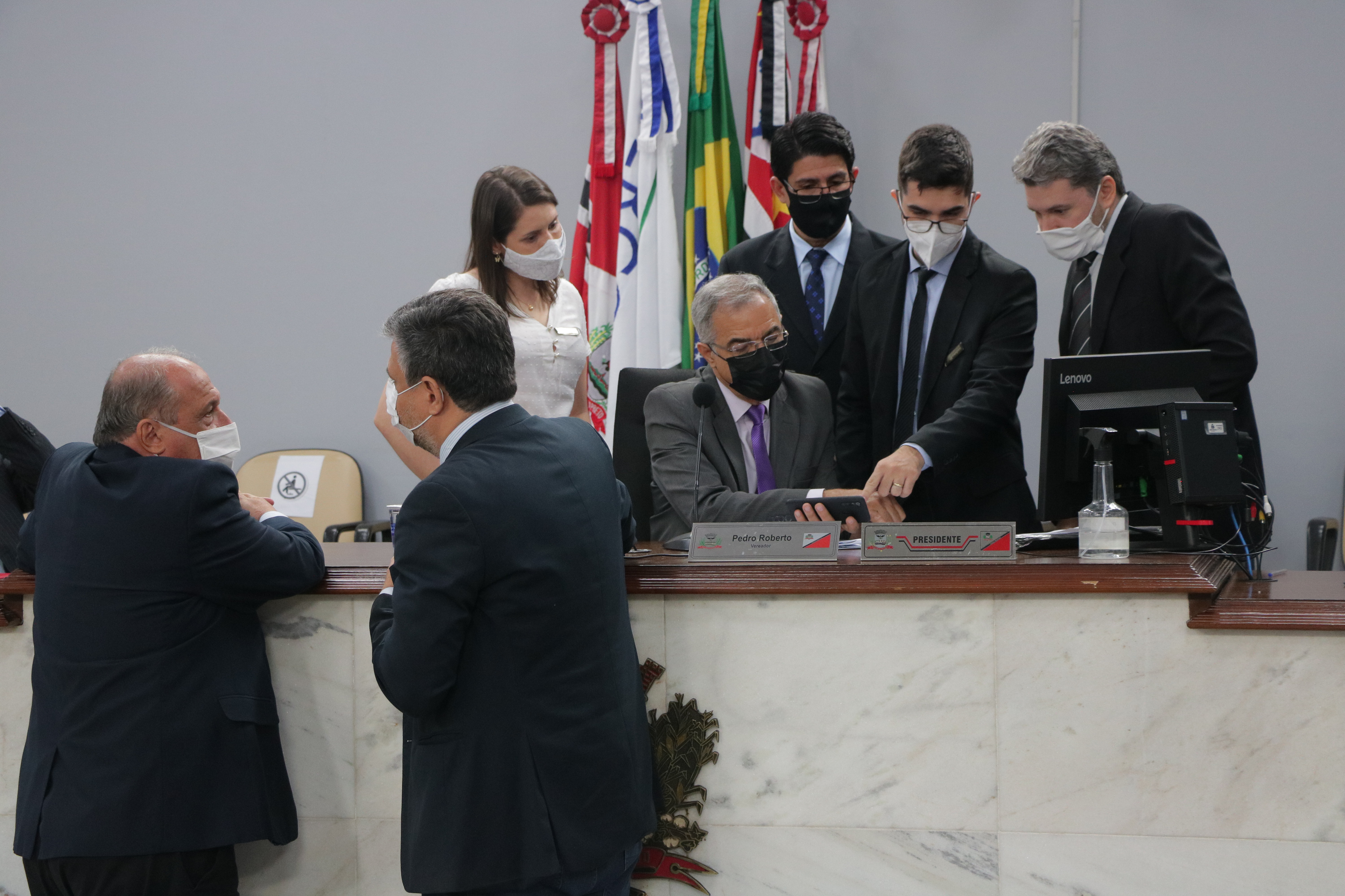 Vereadores analisaram 28 emendas ao projeto de lei em blocos de acordo com a autoria das proposituras