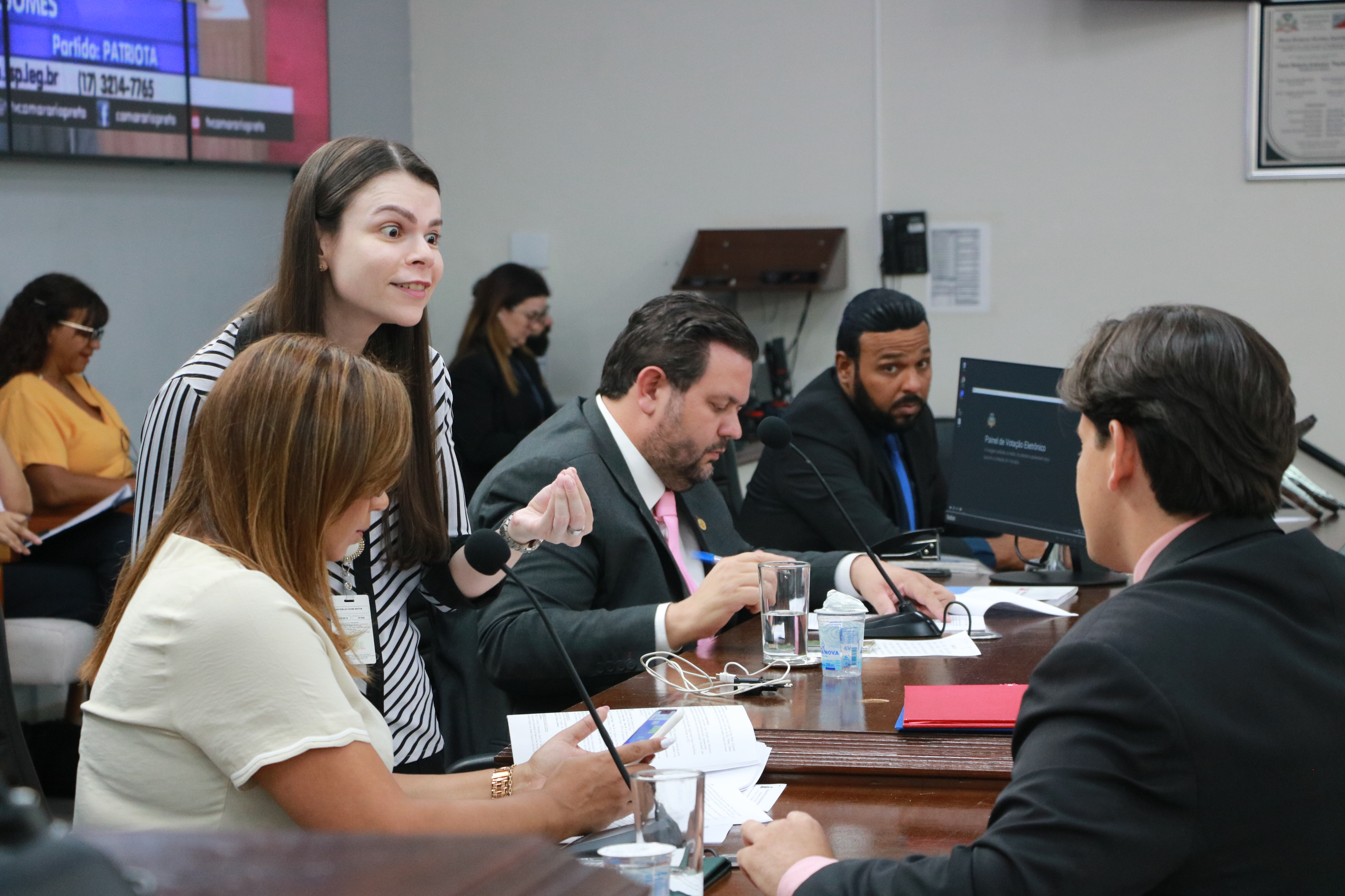 Presidente em exercício (centro) já convocou duas extras; Mahfouz (fundo) teve três projetos aprovados