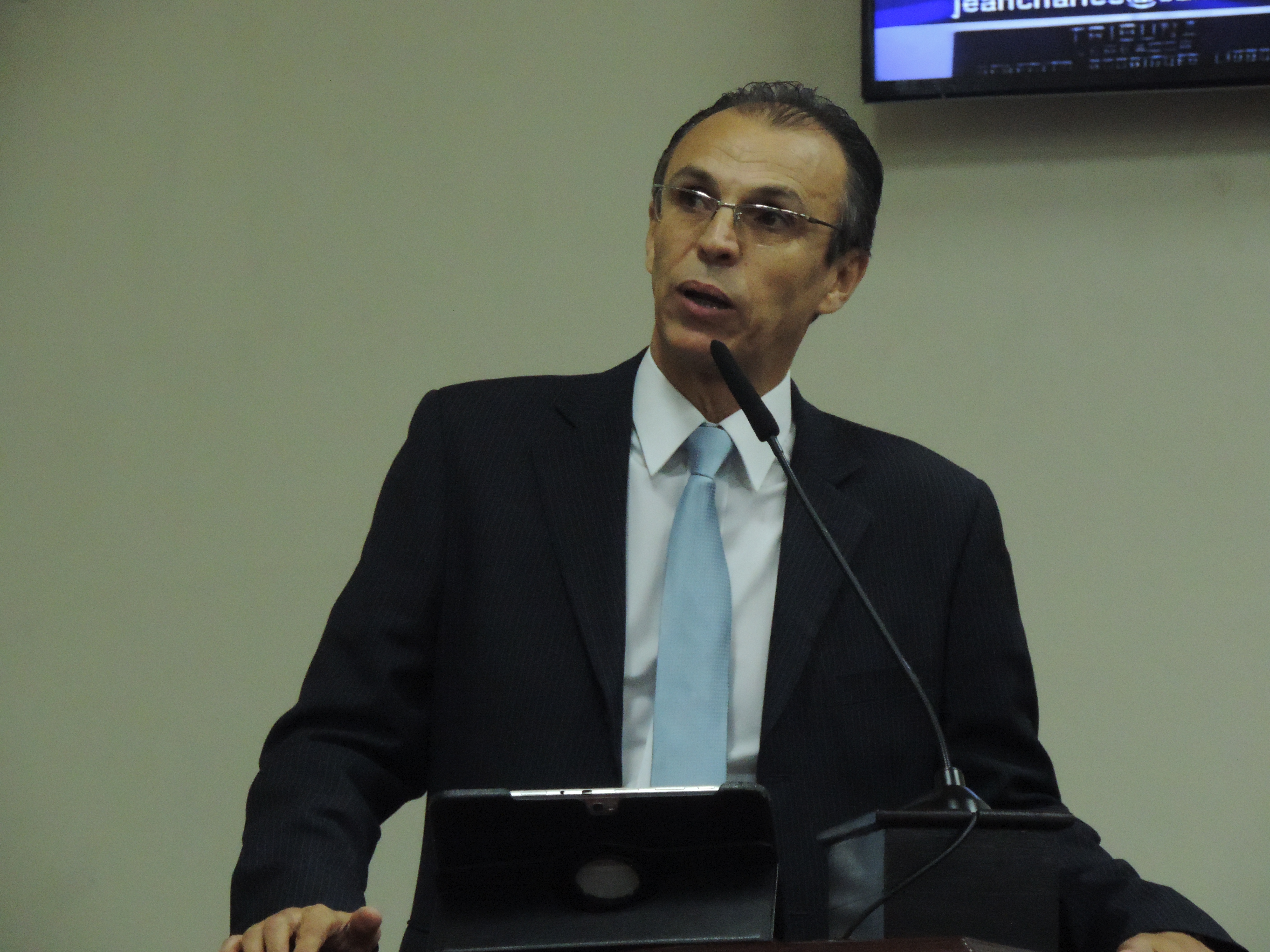 Jean afirma que som alto desrespeita sossego e tranquilidade
