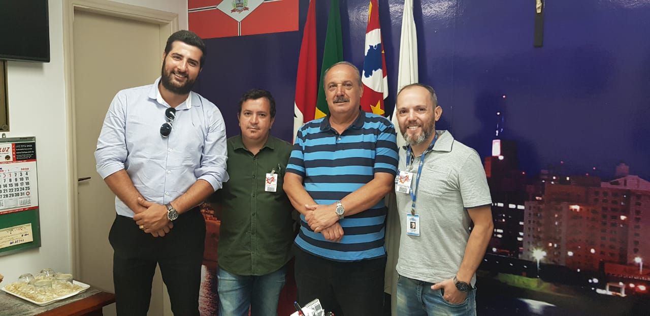 Pauléra com representantes do Sindicato dos Artistas e Técnicos em Espetáculos