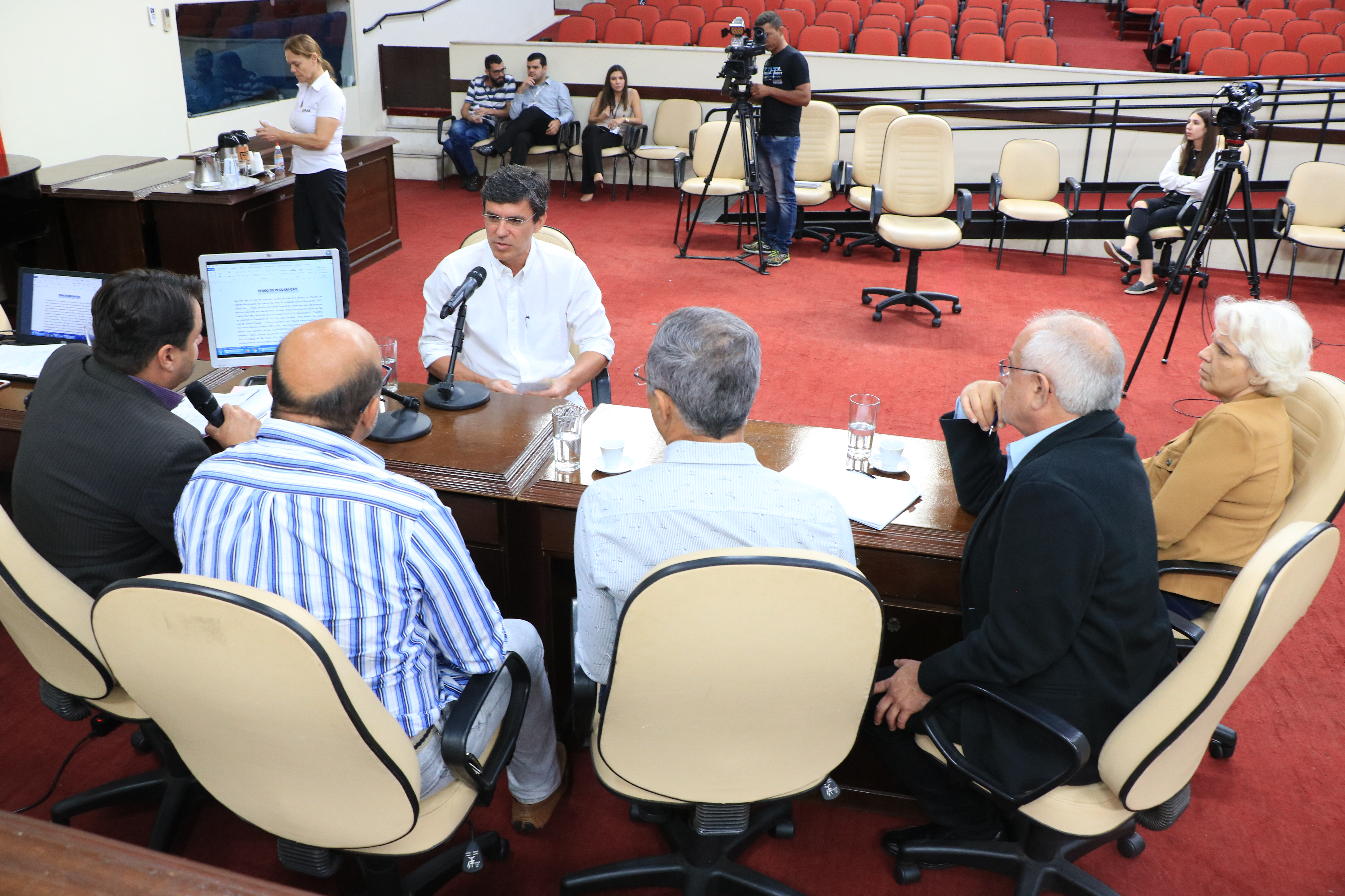 Ex-presidente do CMS fala aos vereadores membros da CEV da Saúde