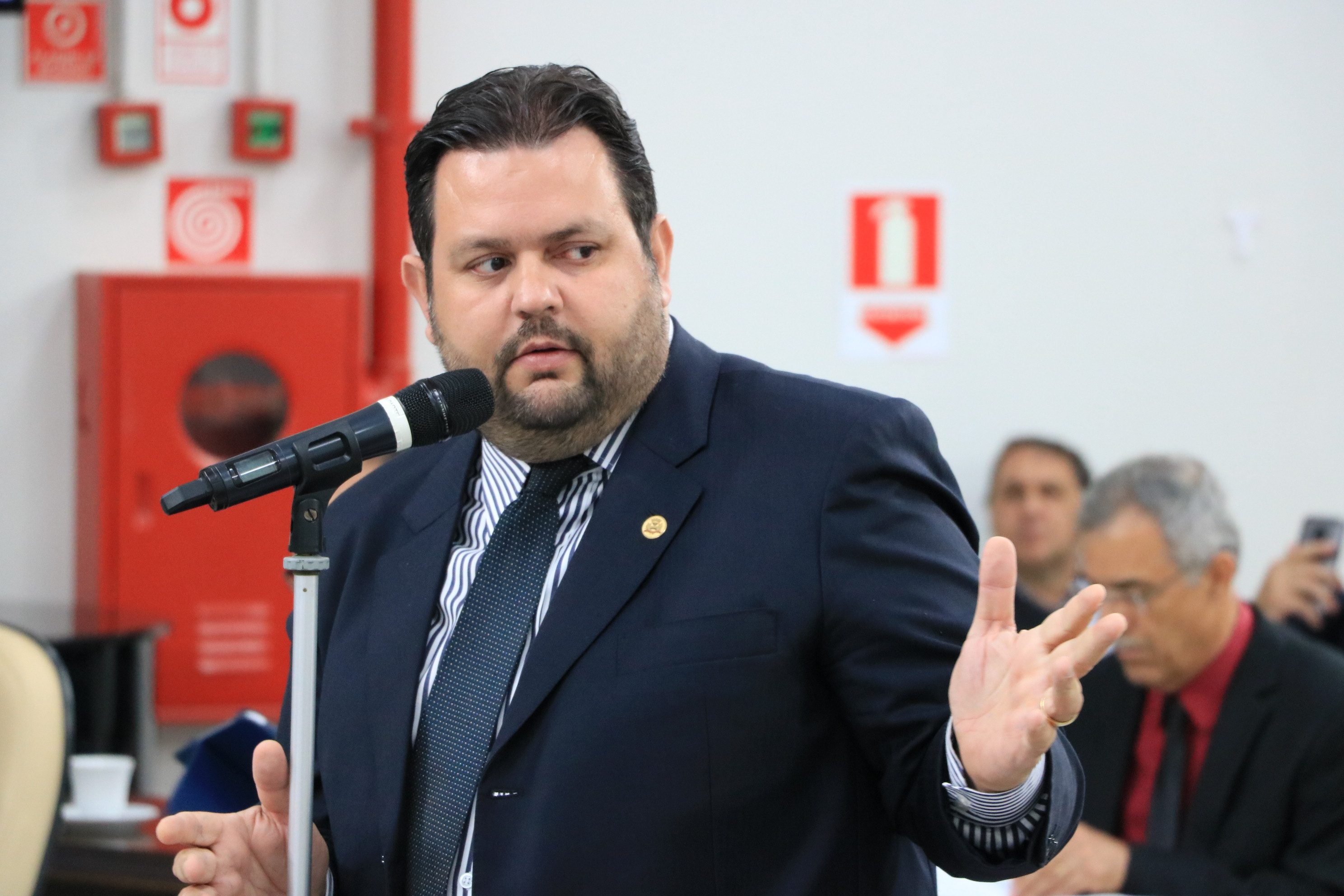 Branco diz que projeto de isenção de Área Azul tem por objetivo melhorar qualidade de vida e promover inclusão de idosos e deficientes