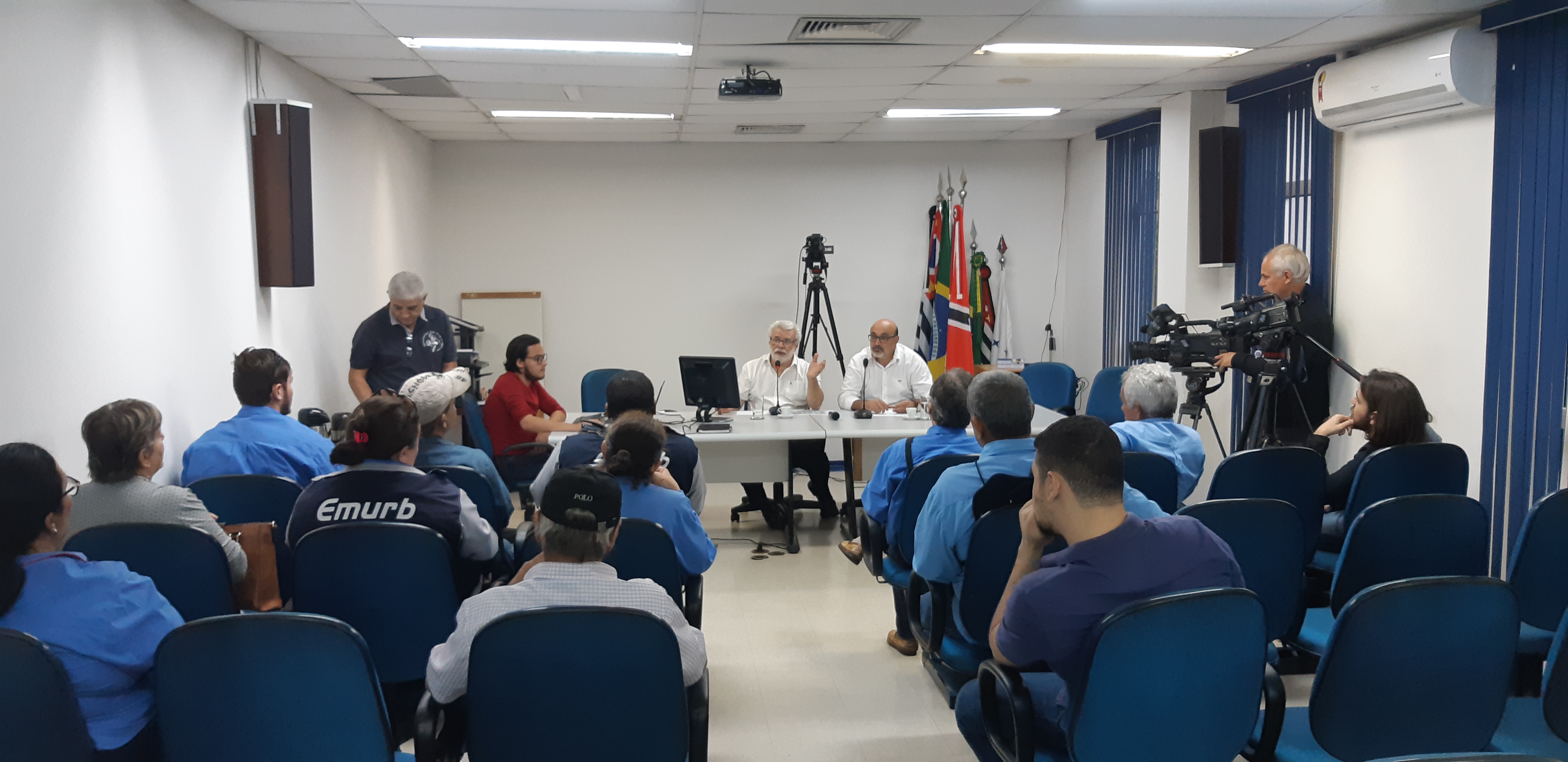 Fiscais estiveram reunidos com vereadores no auditório