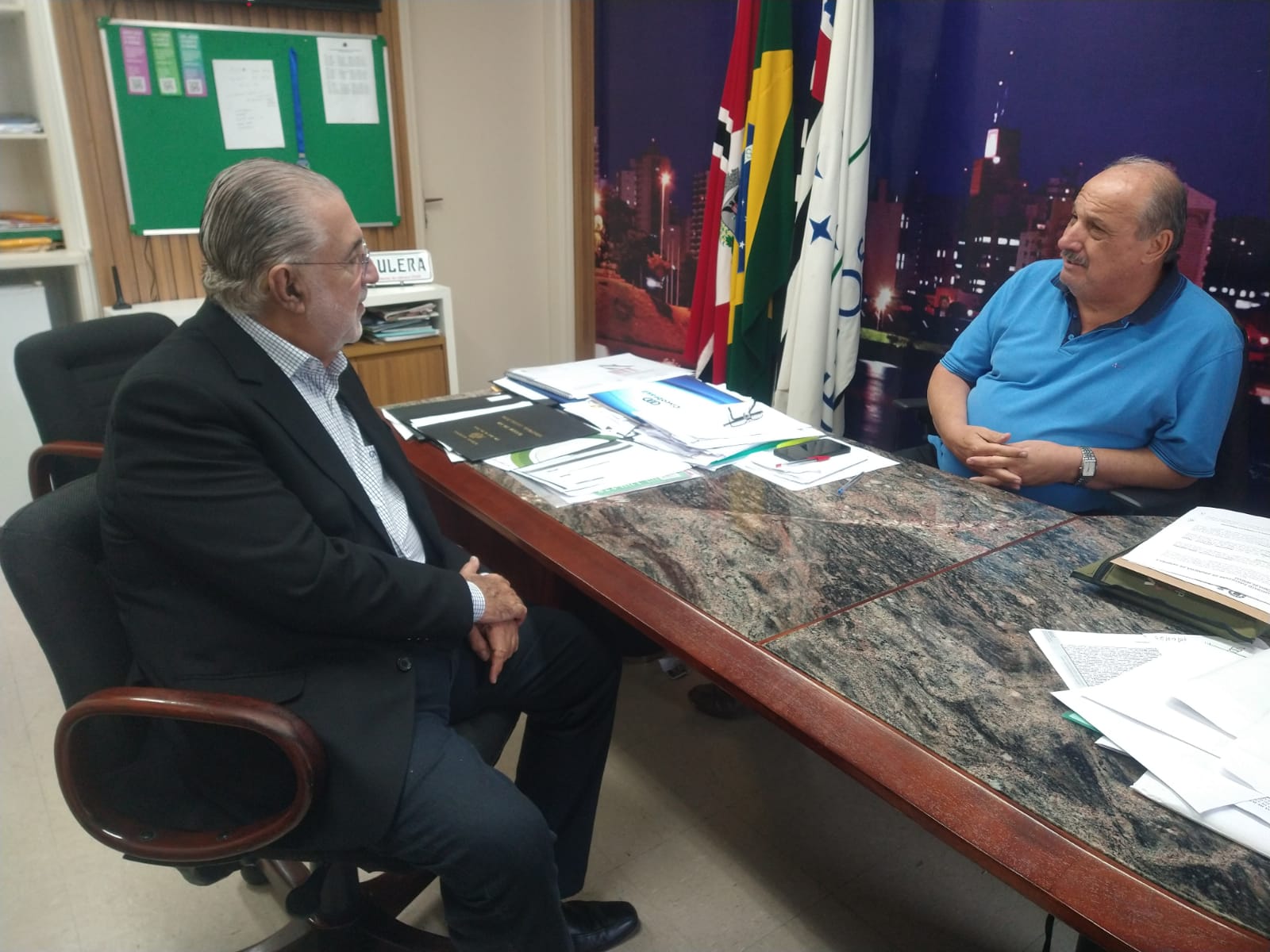 Ex-prefeito e deputado Valdomiro Lopes visita Pauléra