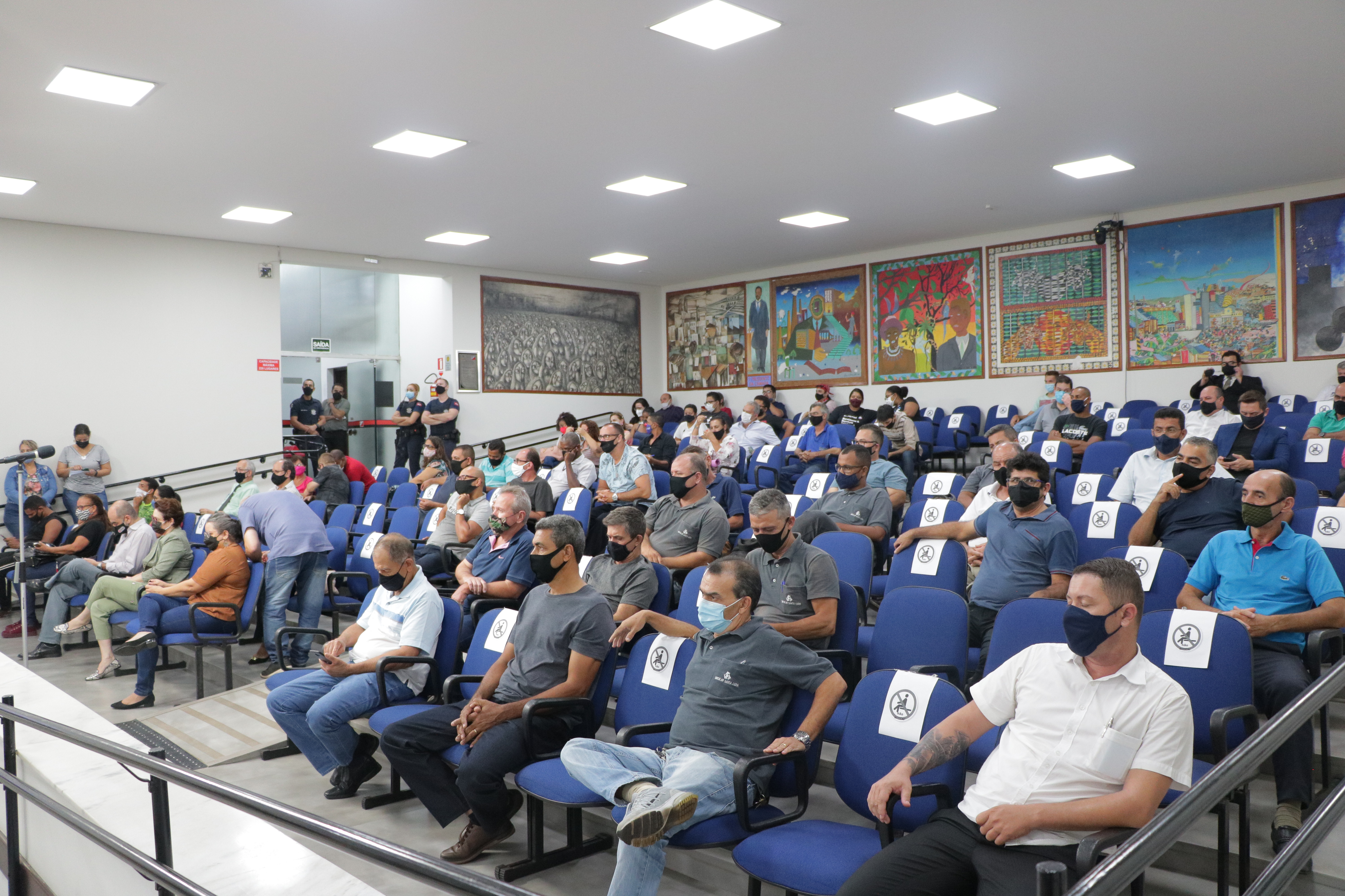 Público participou da audiência, respeitando os protocolos de prevenção à Covid-19