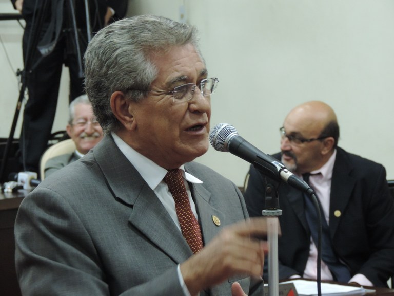 Lei é de autoria do vereador Dourival Lemes
