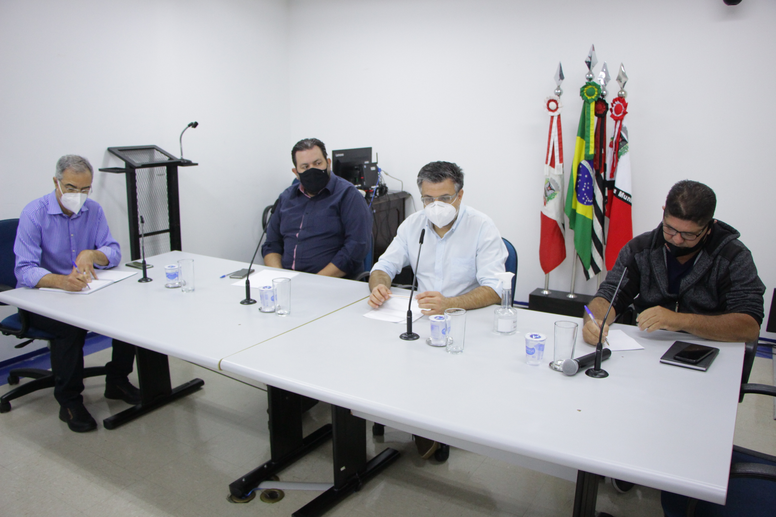 CEI das Terceirizadas vai cobrar explicações sobre portão instalado em área pública por empresa
