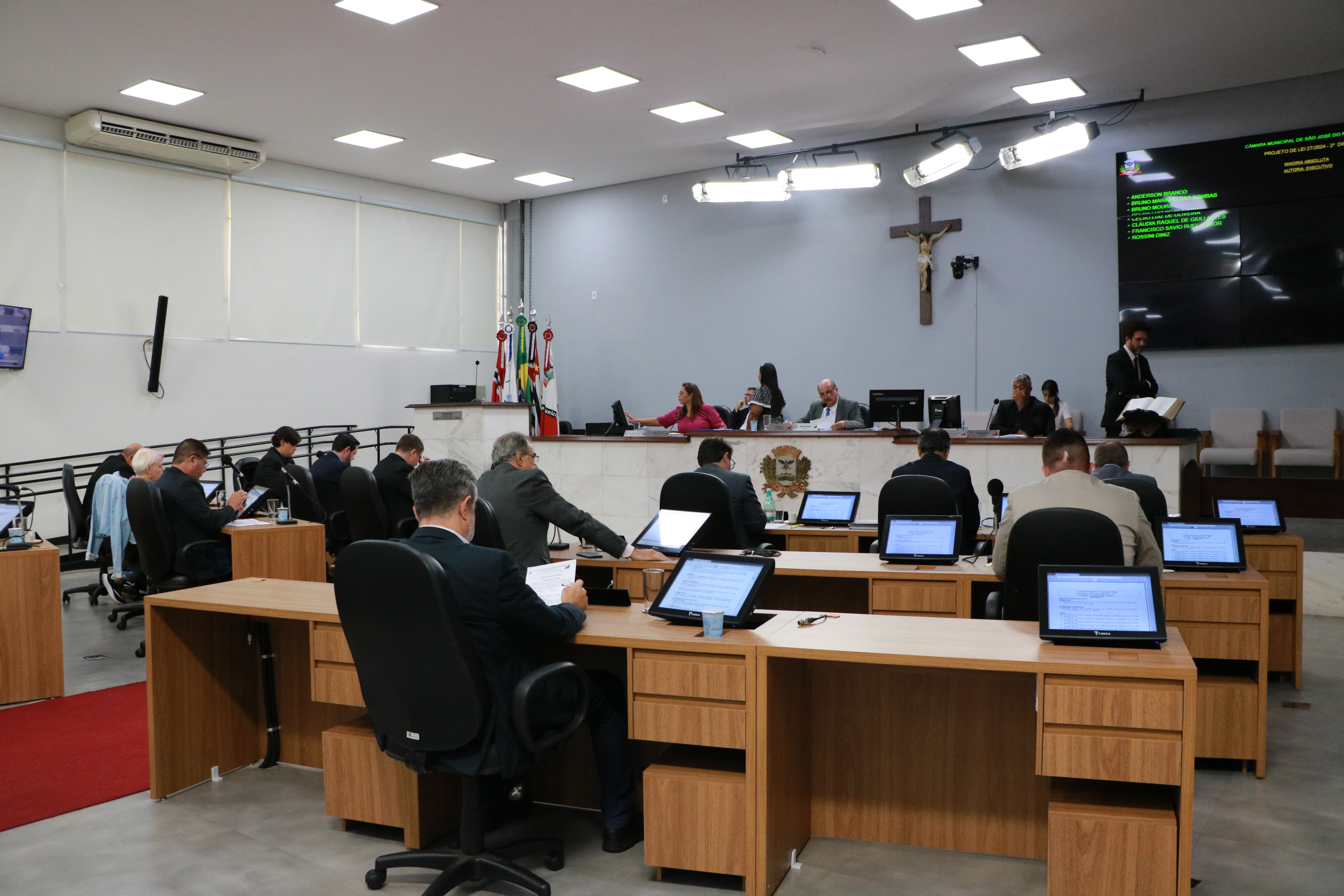 Vereadores durante votações da 7ª sessão ordinária do ano