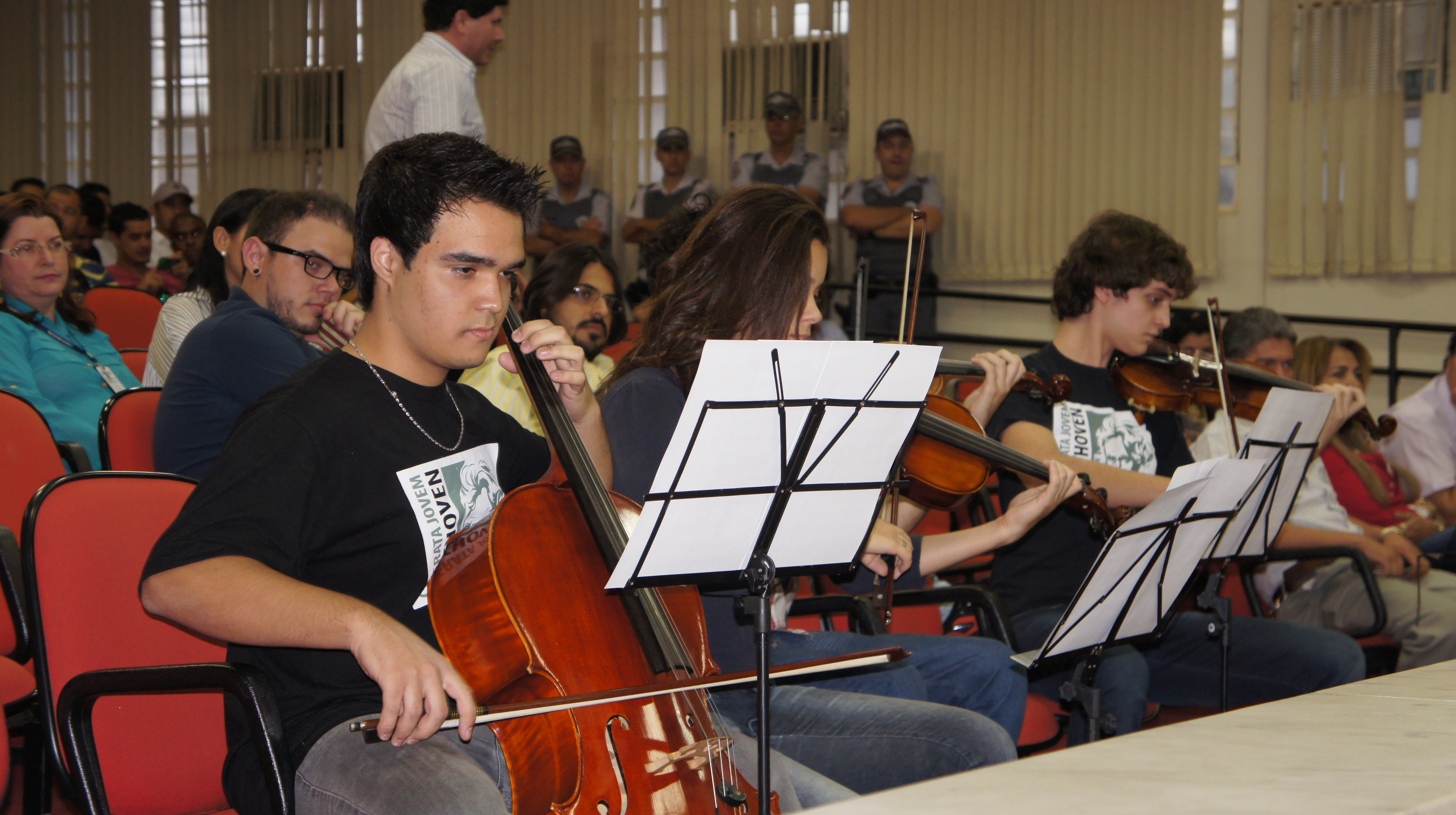Adolescentes se apresentaram durante Hora do Presidente