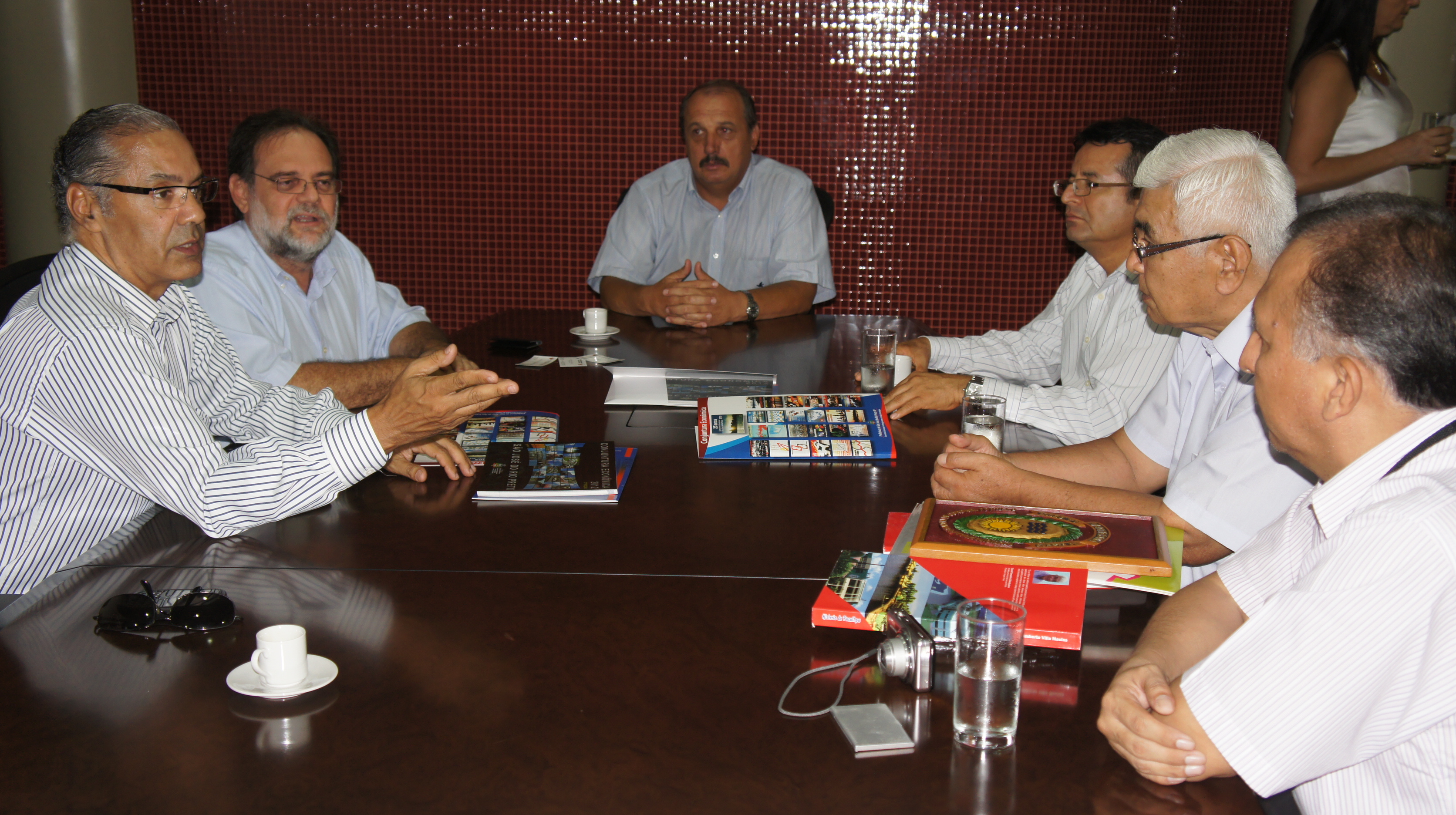 Encontro aconteceu no 8º andar, no gabinete do prefeito