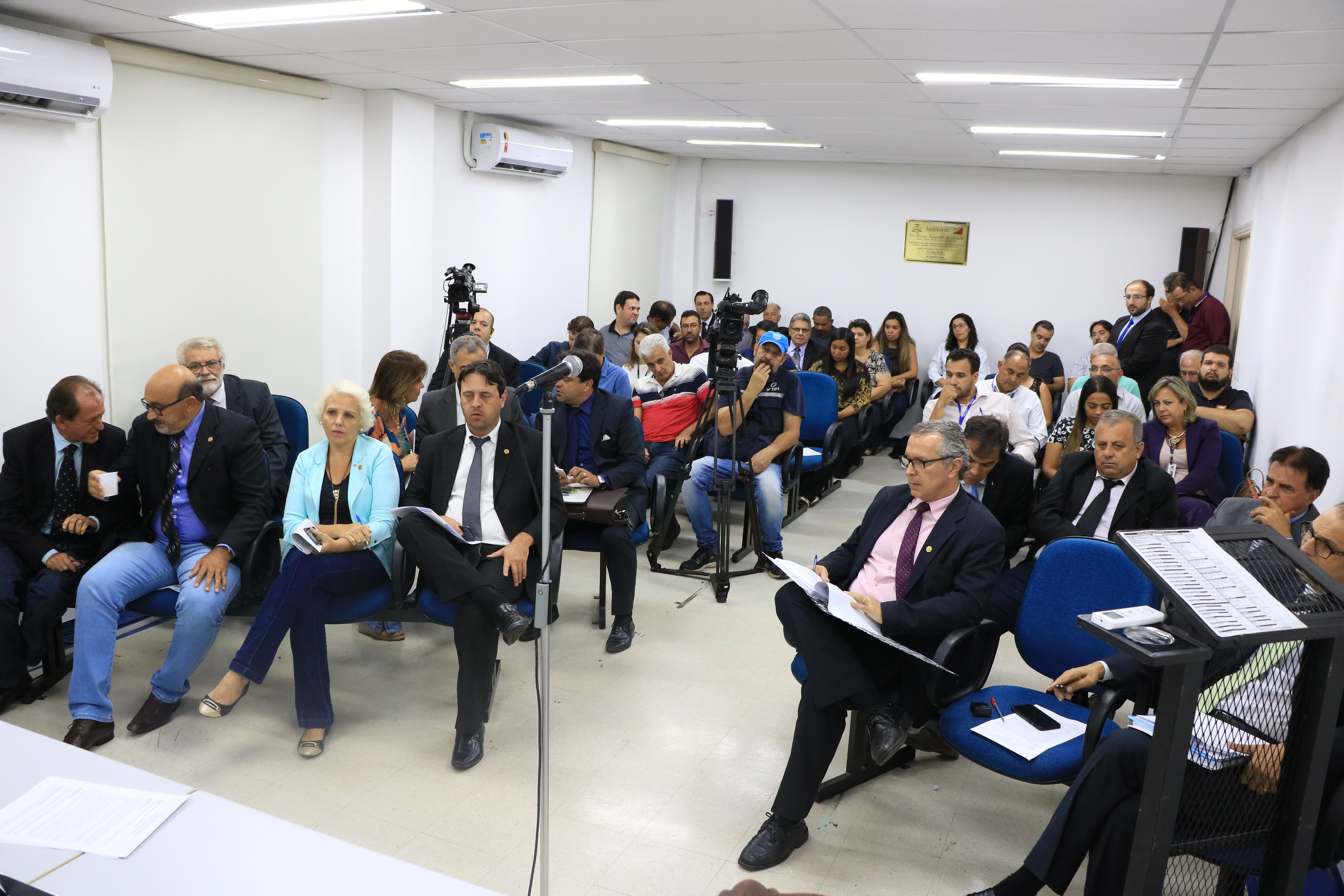 Vereadores durante a 7ª sessão ordinária de 2019