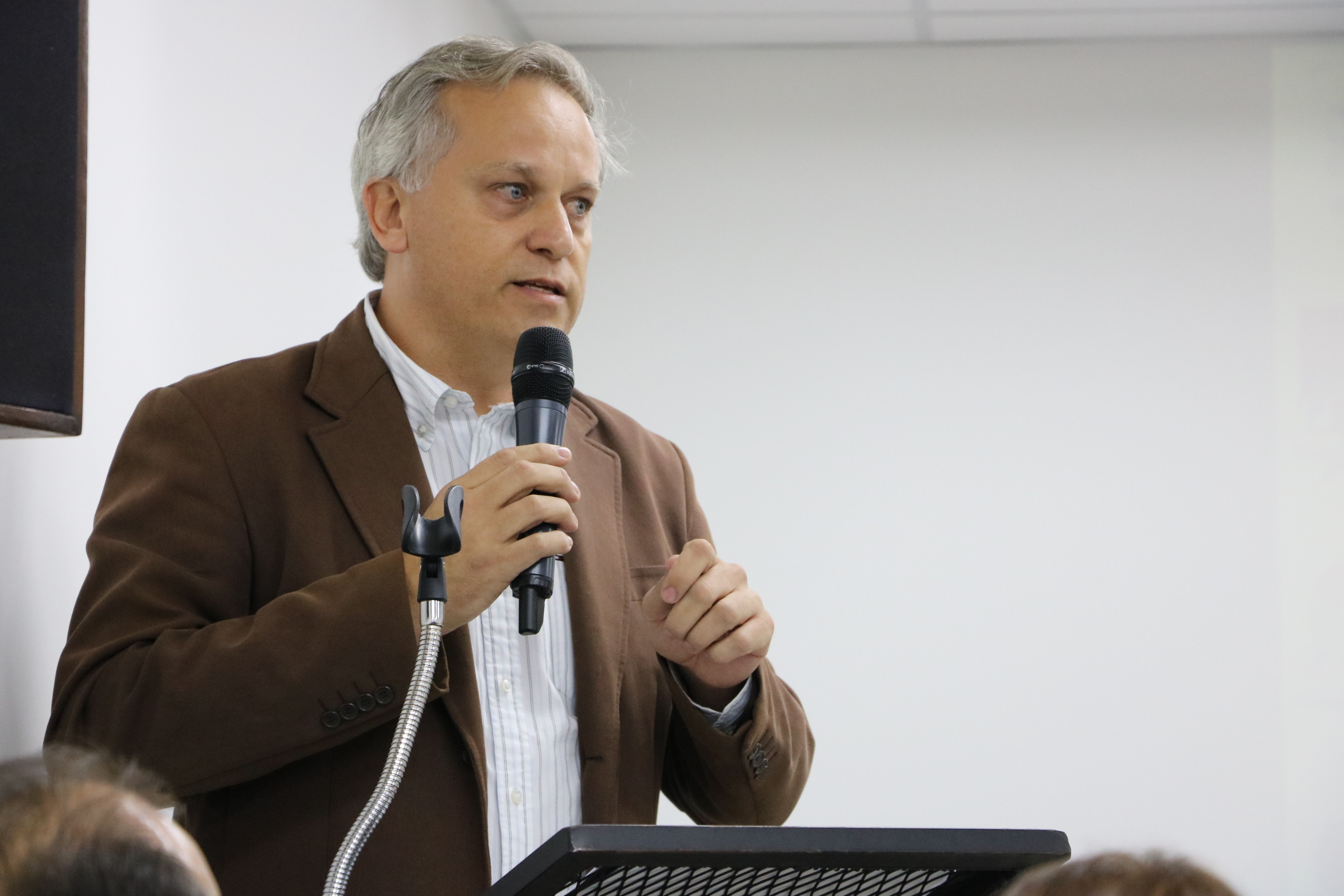 Pezzuto é responsável pela compra e gerenciamento de alimentos da merenda