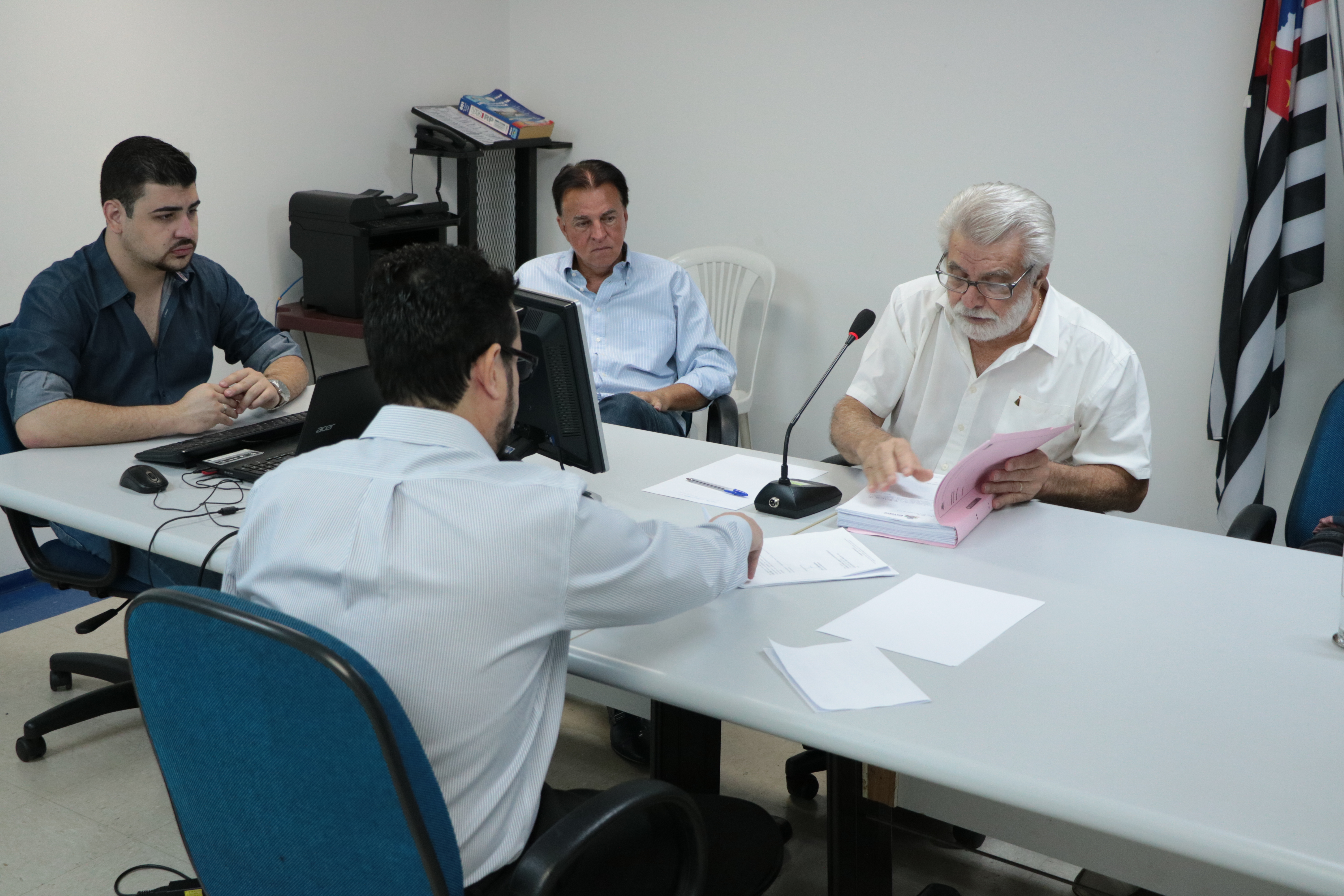 CEI da Emurb ouve depoimento de contador