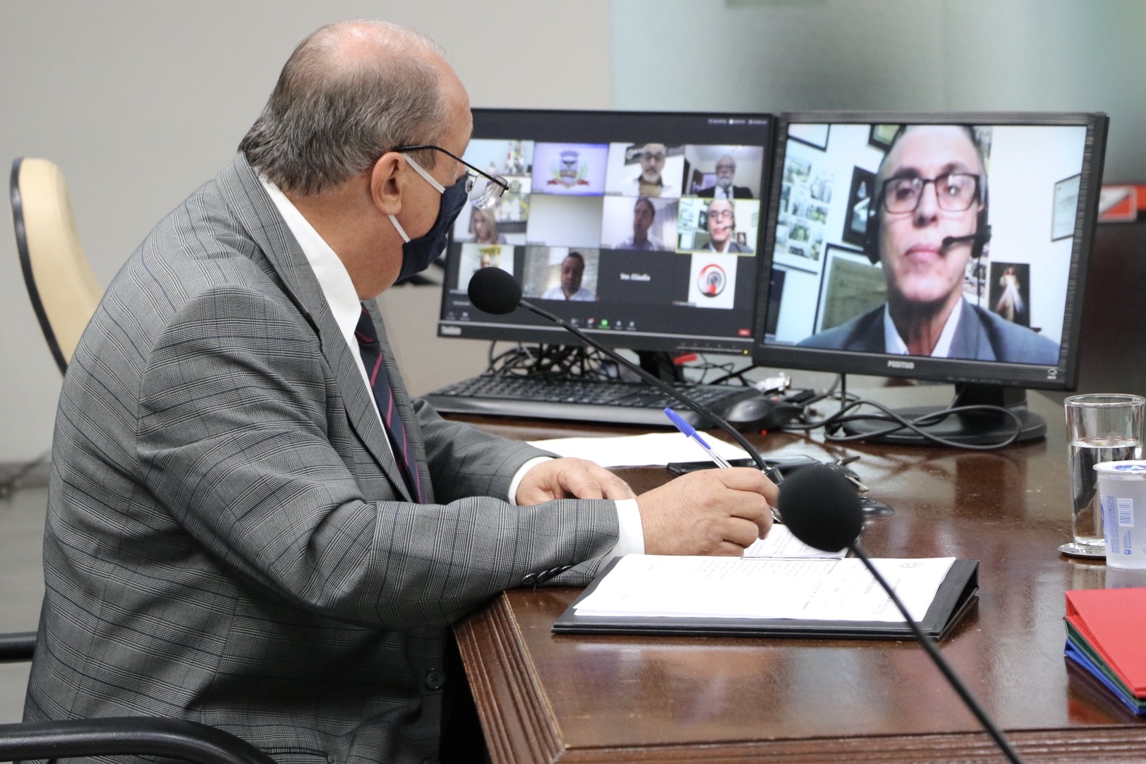 As sessões ordinárias continuam sendo realizadas com a participação remota dos vereadores como medida de prevenção ao coronavírus