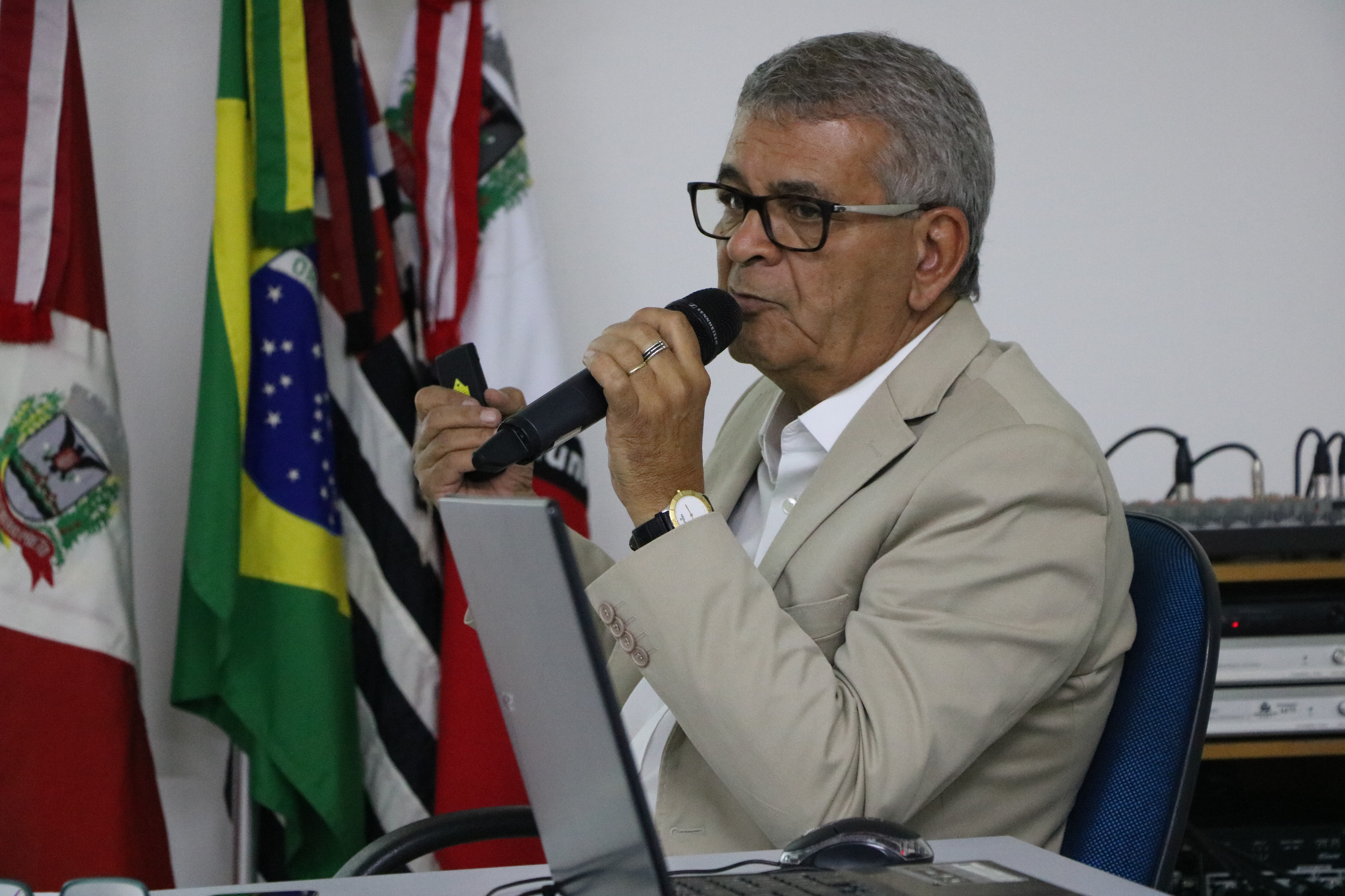 Secretário Angelo Bevilacqua apresenta metas fiscais do Executivo