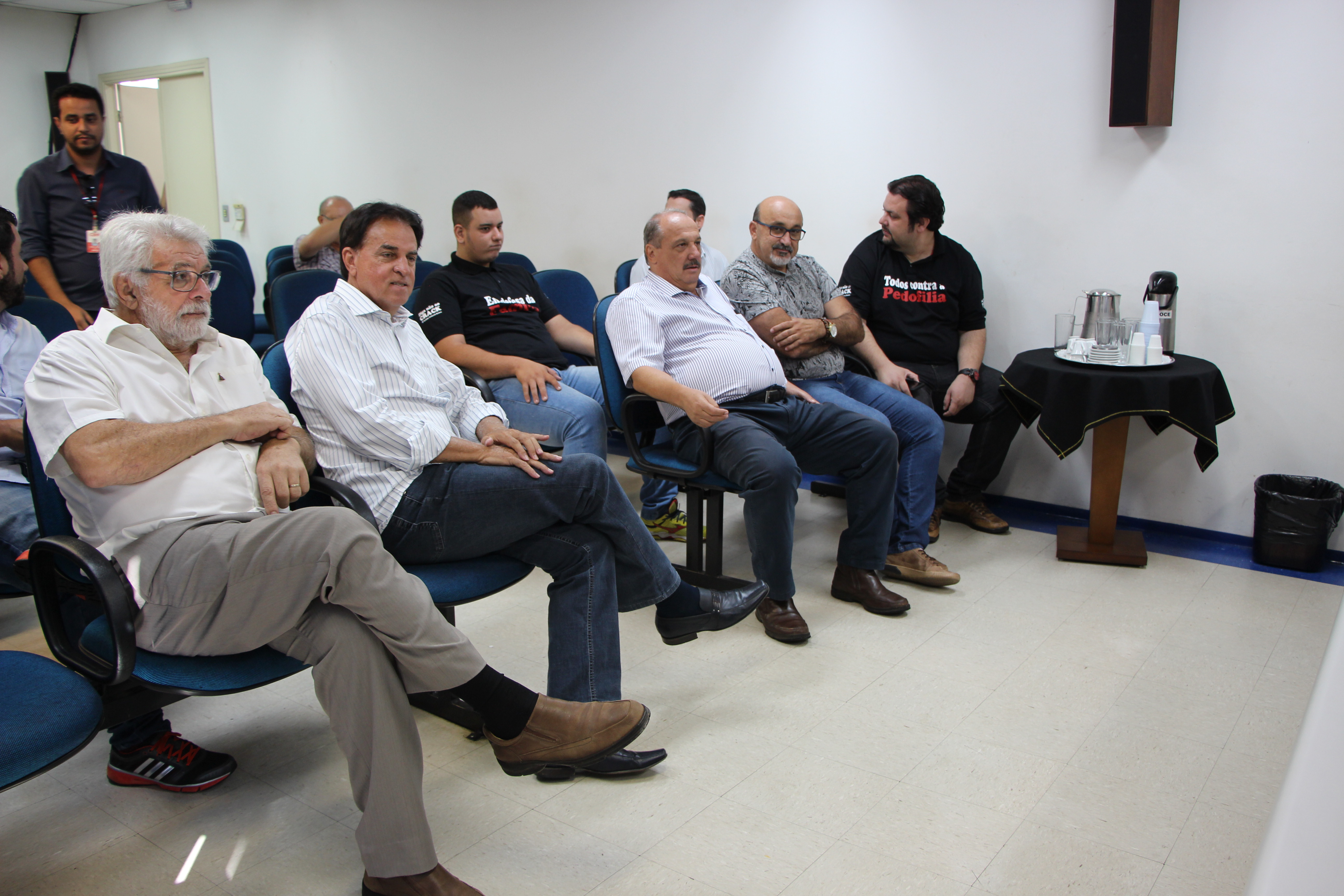 Vereadores durante sorteio da CEI da Emurb