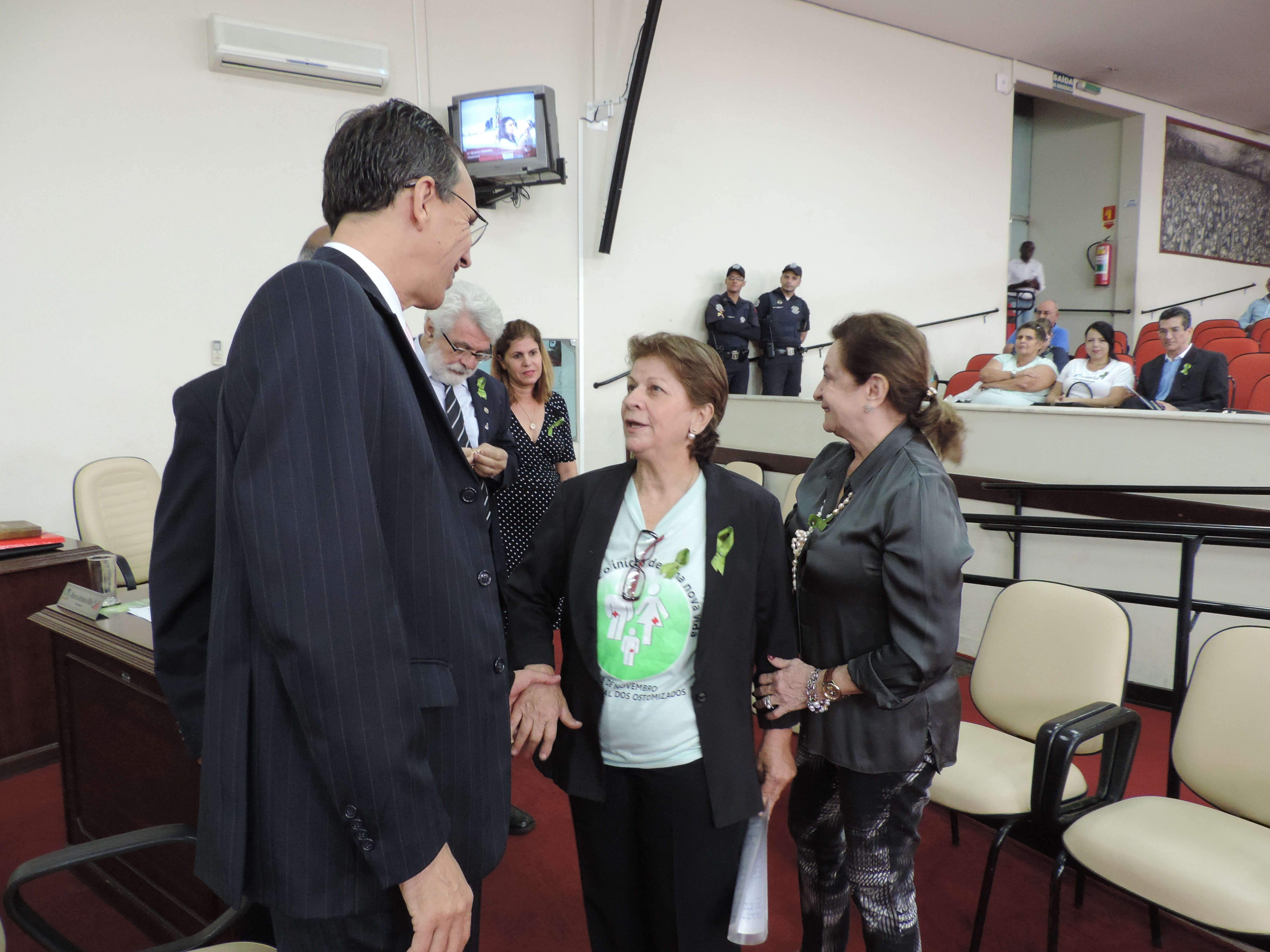Ostomizados querem legislação que obriga adaptçaões