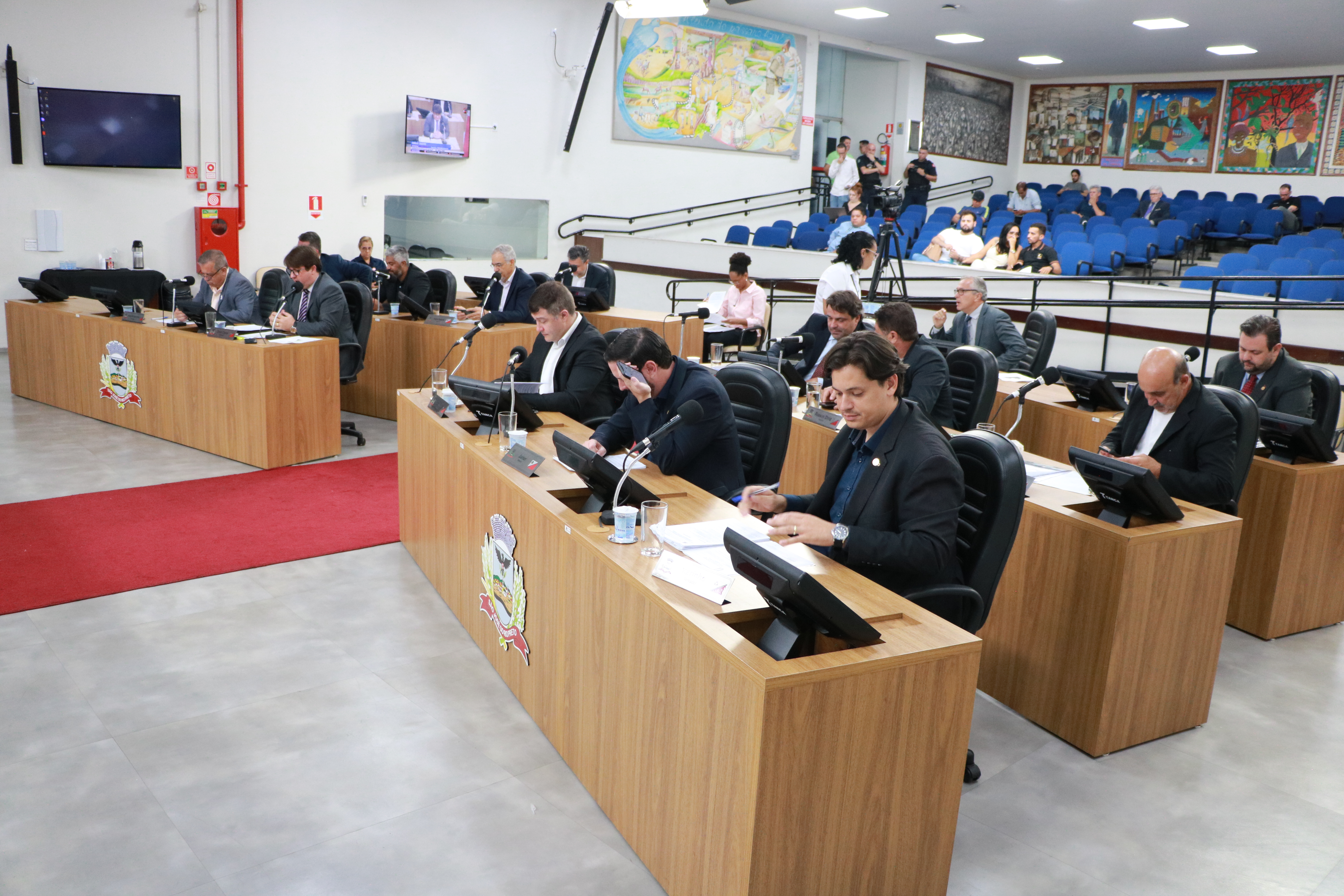 Vereadores analisam propostas que estabelecem valores venais de áreas em sessões extras