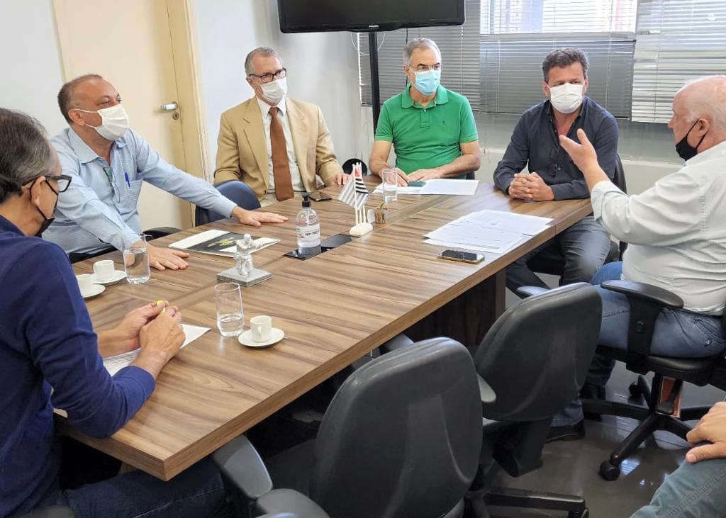 Pedro Roberto, Renato Pupo e Jean Charles participaram da reunião