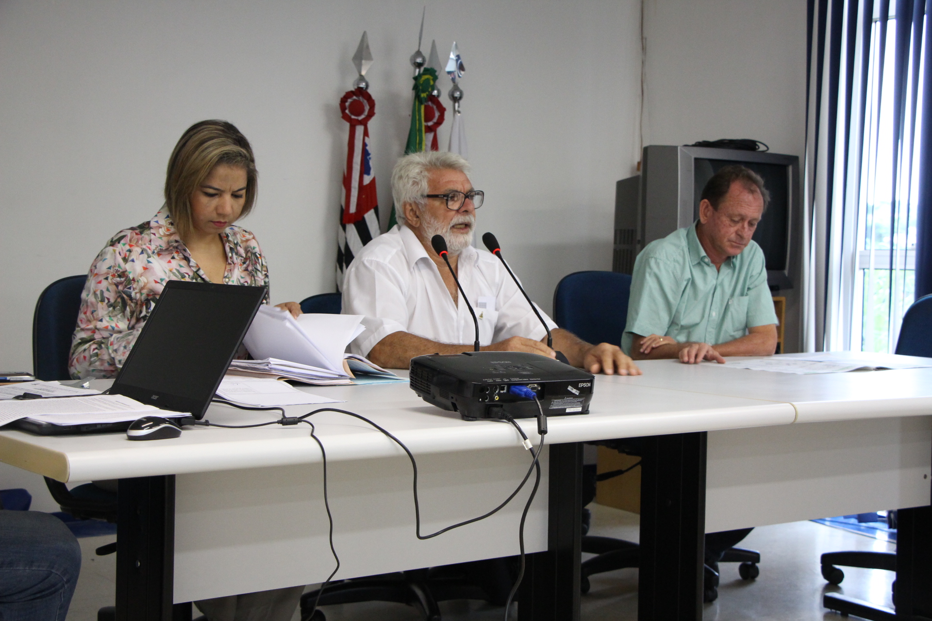 Comissão analisou dois projetos do Poder Executivo e também uma proposta do vereador Maurin Ribeiro