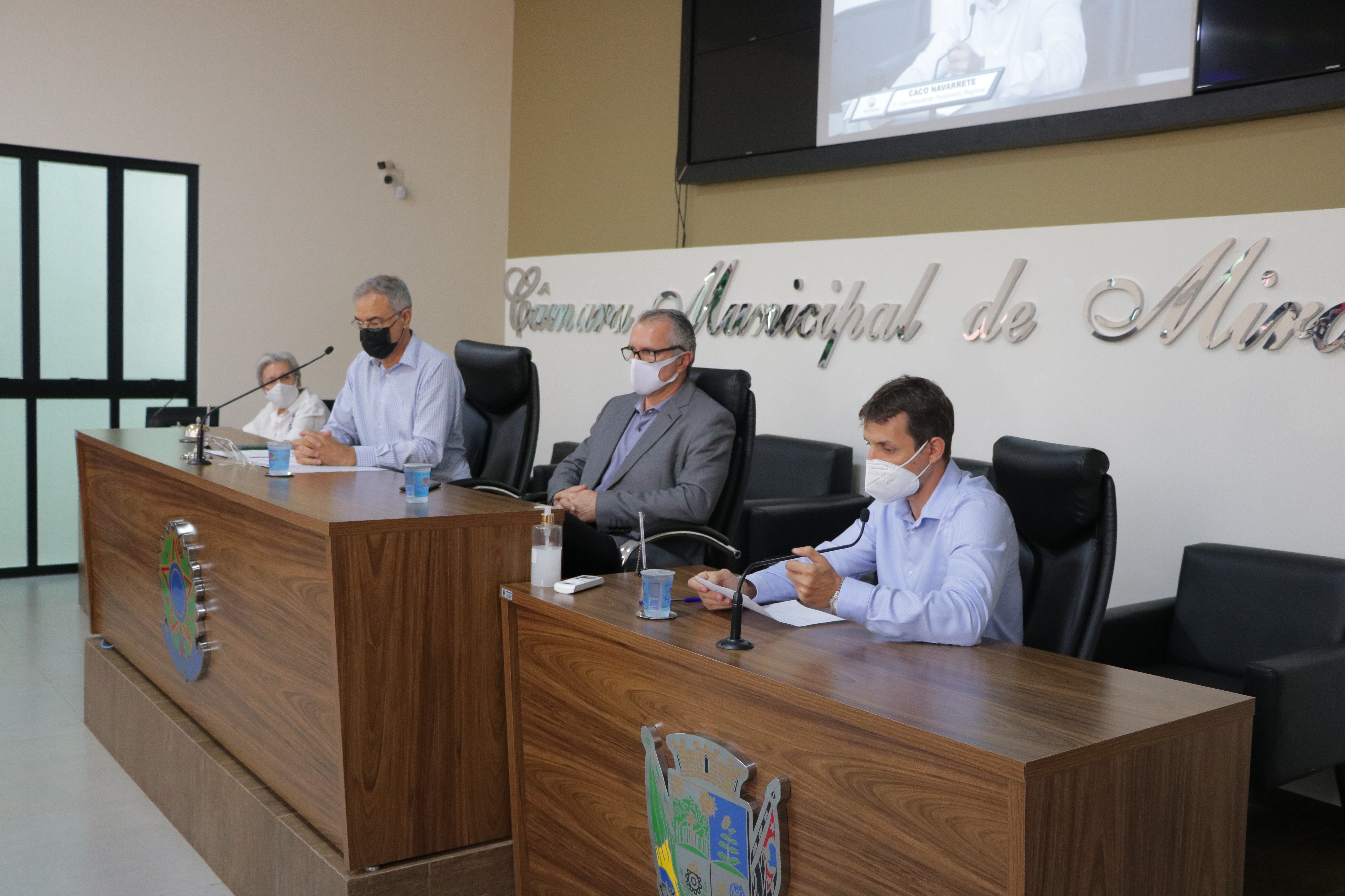 Pedro Roberto, Renato Pupo e Caco Navarrete na reunião do Parlamento Regional em Mirassol