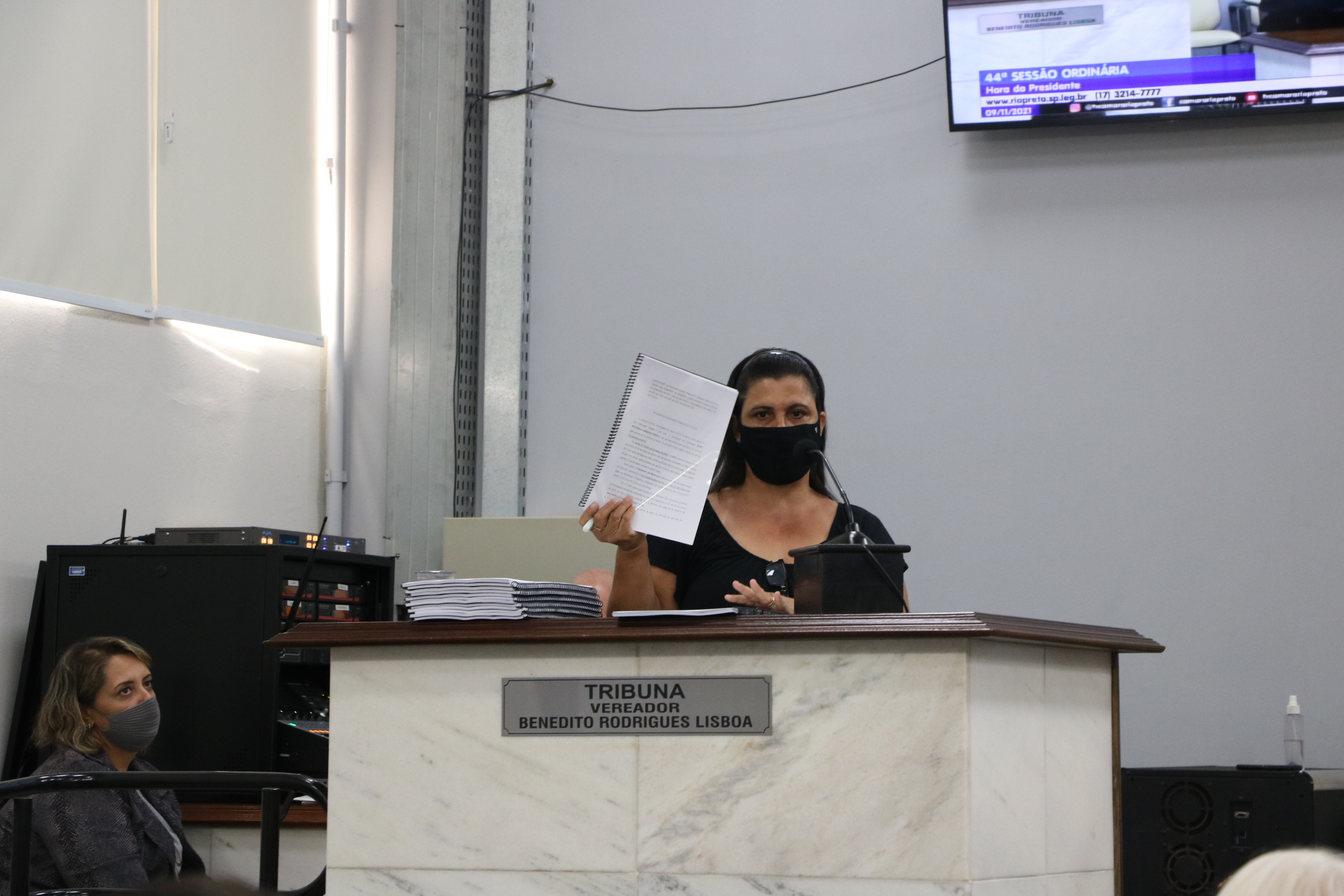 Adélia Alves dos Santos Souza fala sobre a suspensão de validade do concurso PEB I 2018