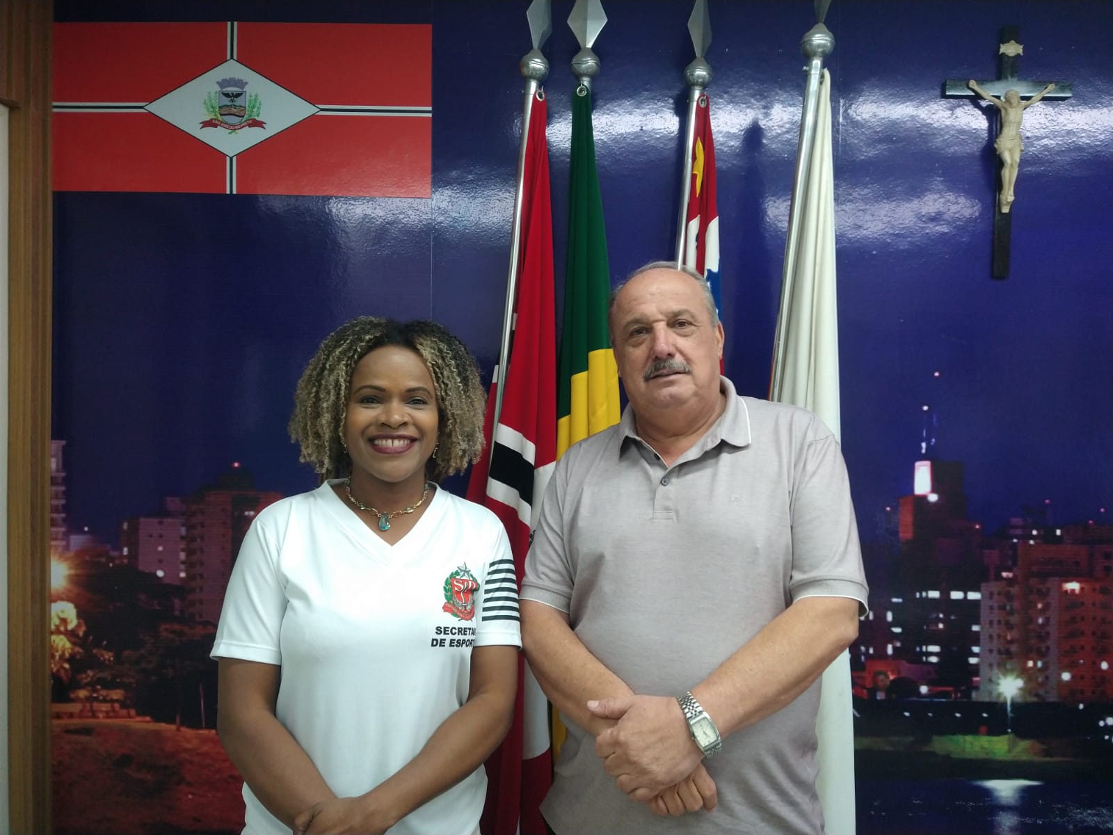 Pauléra com a secretária Helena dos Santos Reis