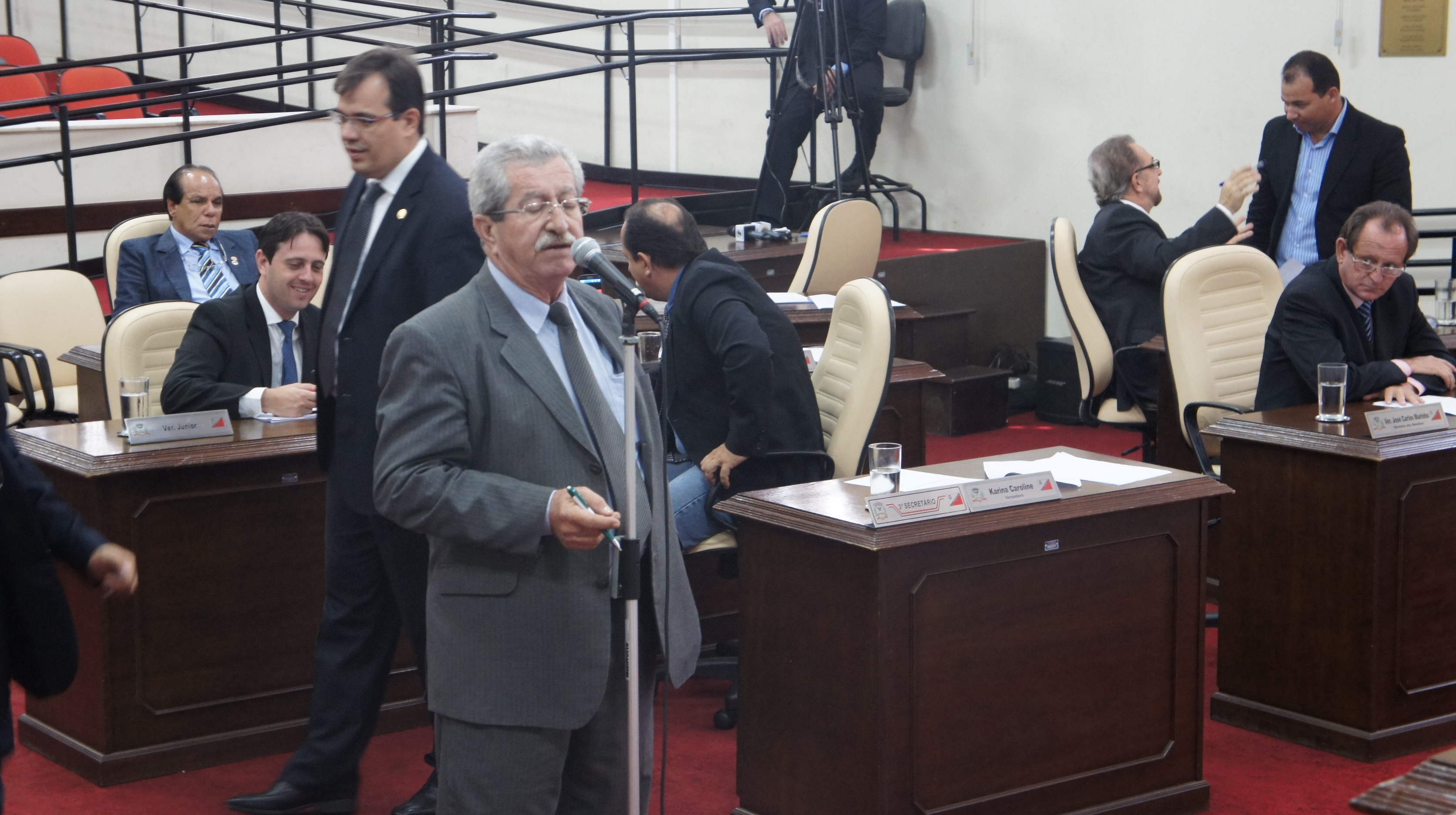 Vetos do Executivo foram rejeitados