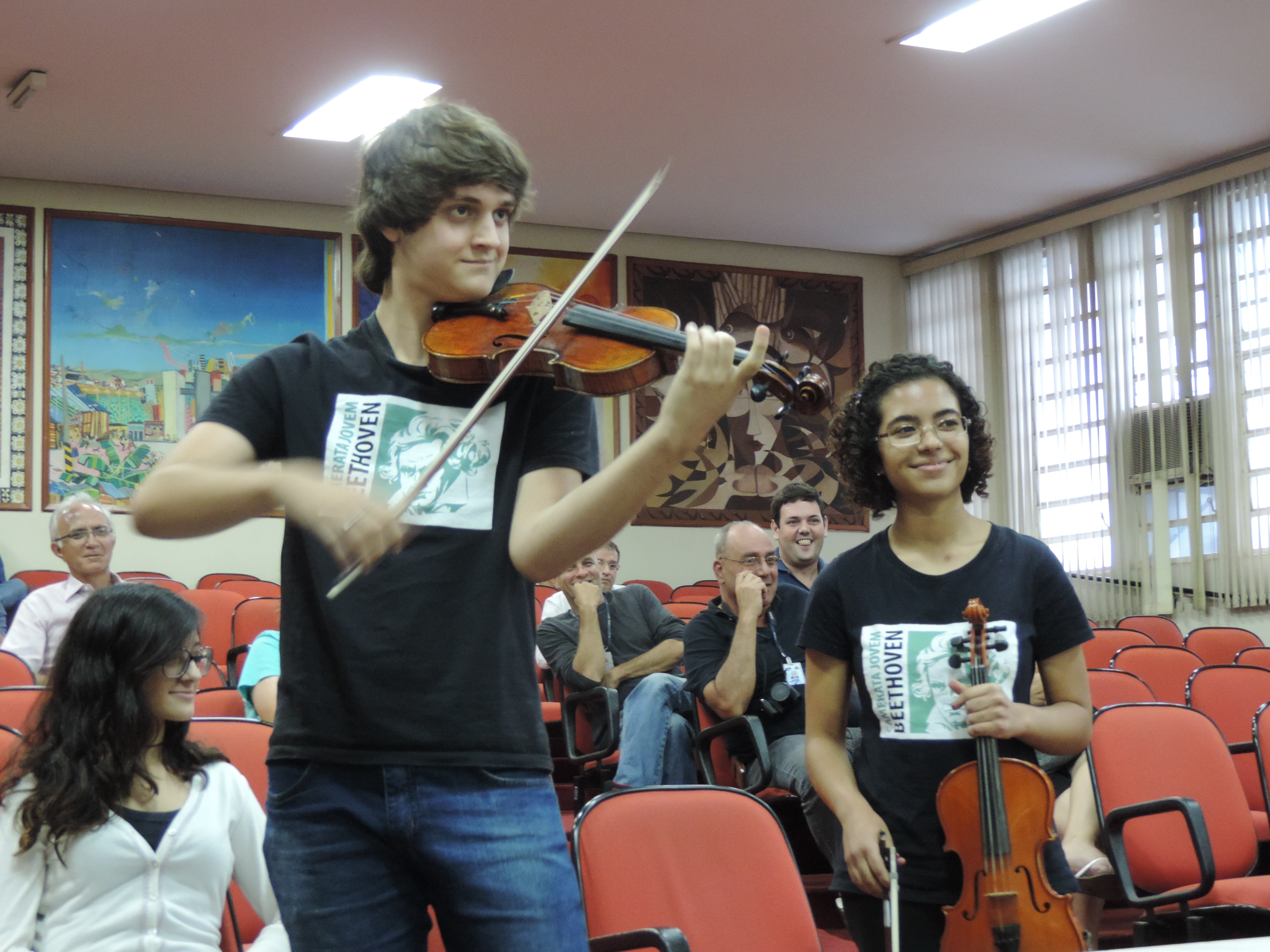 Jovens da camerata participaram da Sessão