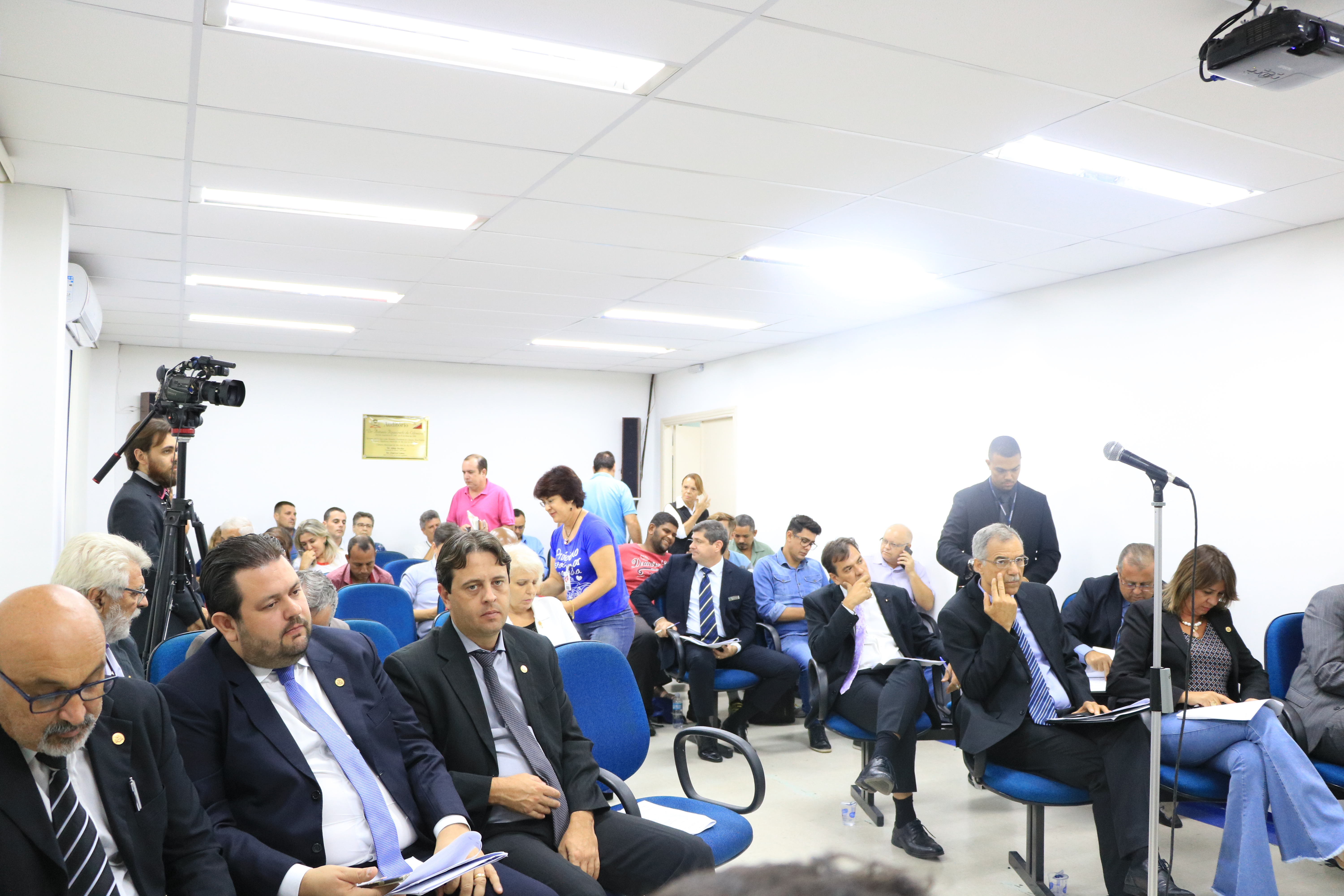 Vereadores analisam sete propostas na 10ª sessão ordinária de 2019