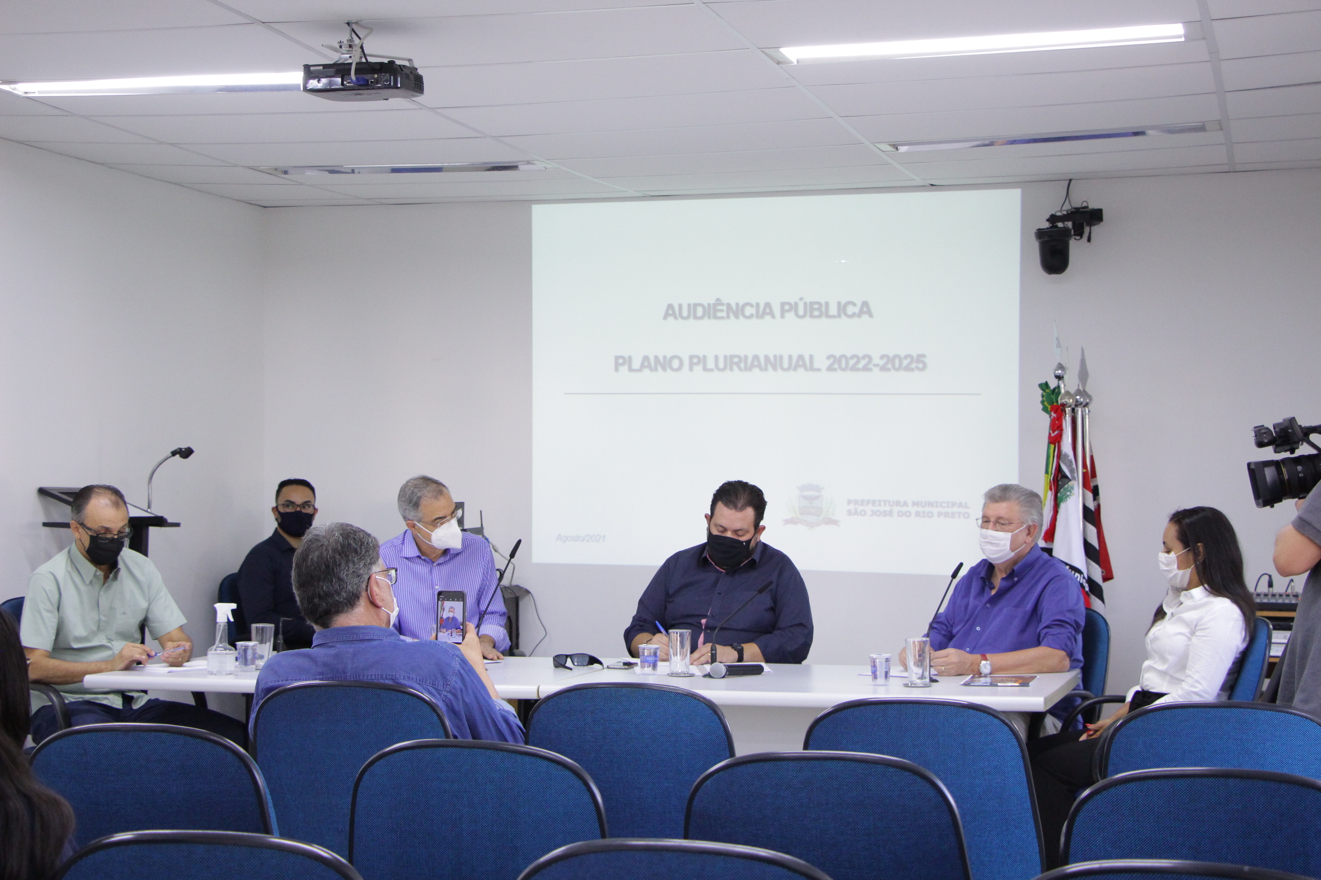 Audiência foi realizada no auditório da Câmara